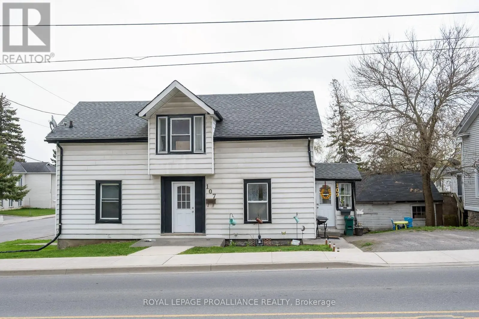 107-109 King Street, Quinte West, Ontario  K8V 3W2 - Photo 1 - X12137441