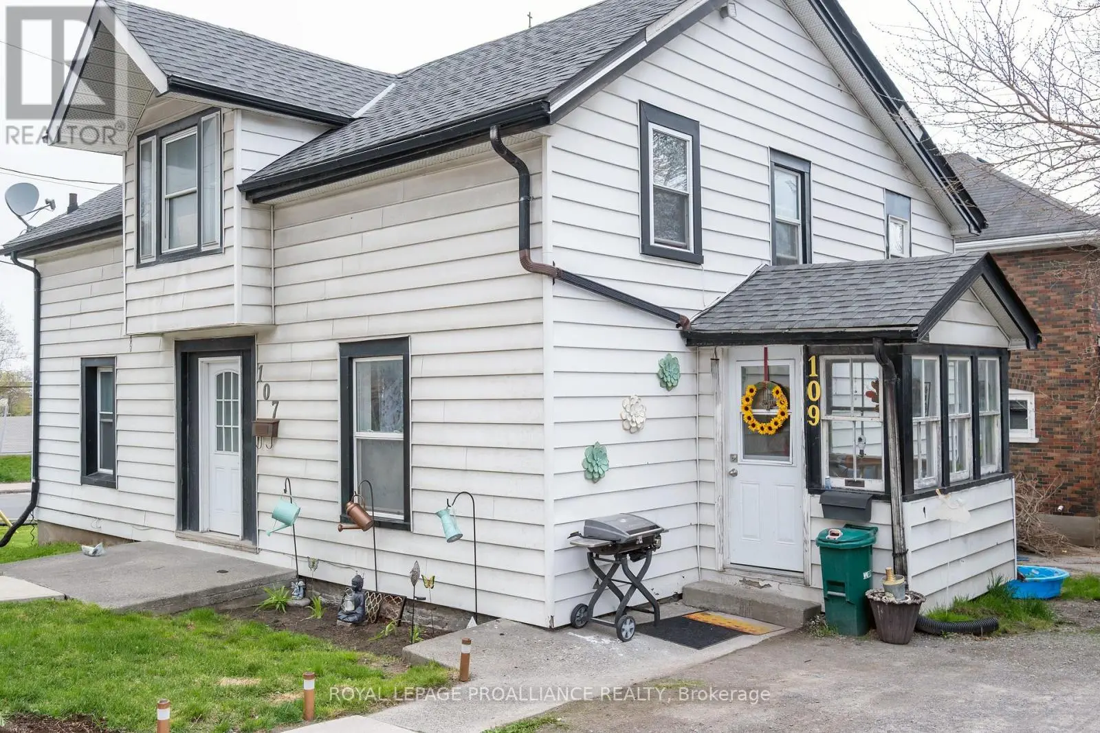 107-109 King Street, Quinte West, Ontario  K8V 3W2 - Photo 2 - X12137441