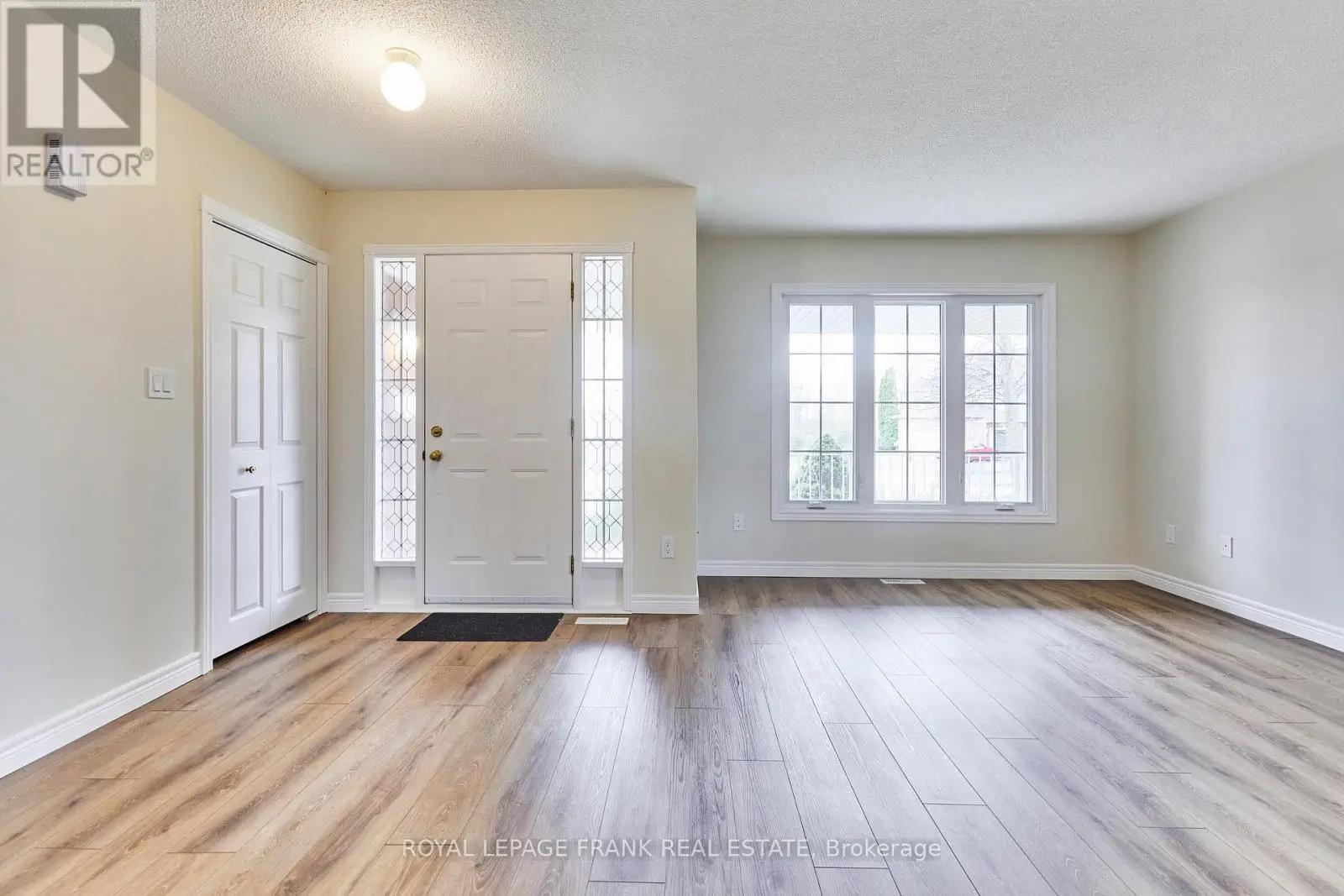 949 Tillison Avenue, Cobourg, Ontario  K9A 5N2 - Photo 3 - X12137442