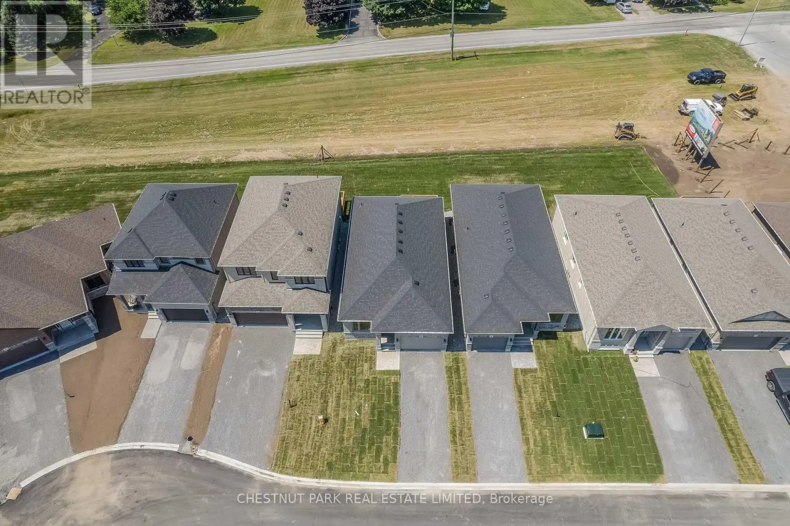 10 Athabaska Drive, Belleville, Ontario  K8N 0T2 - Photo 3 - X12137470