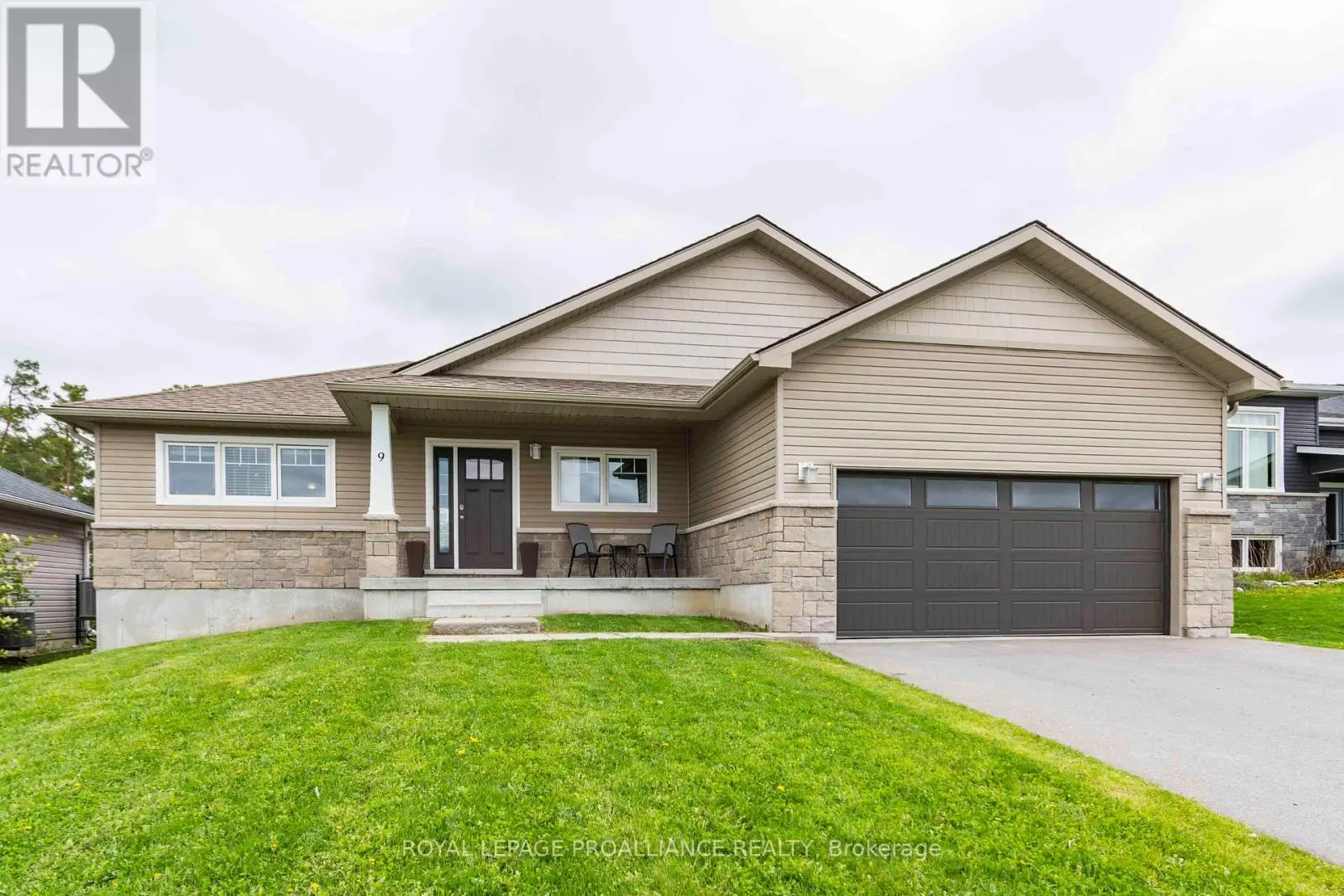 9 Meagan Lane, Quinte West, Ontario  K0K 2C0 - Photo 2 - X12137535