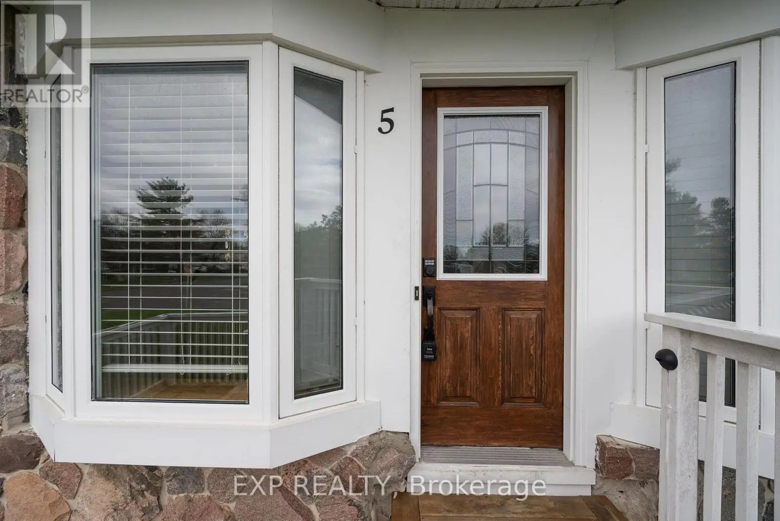5 Minola Street, Quinte West, Ontario  K8V 5X9 - Photo 3 - X12137734