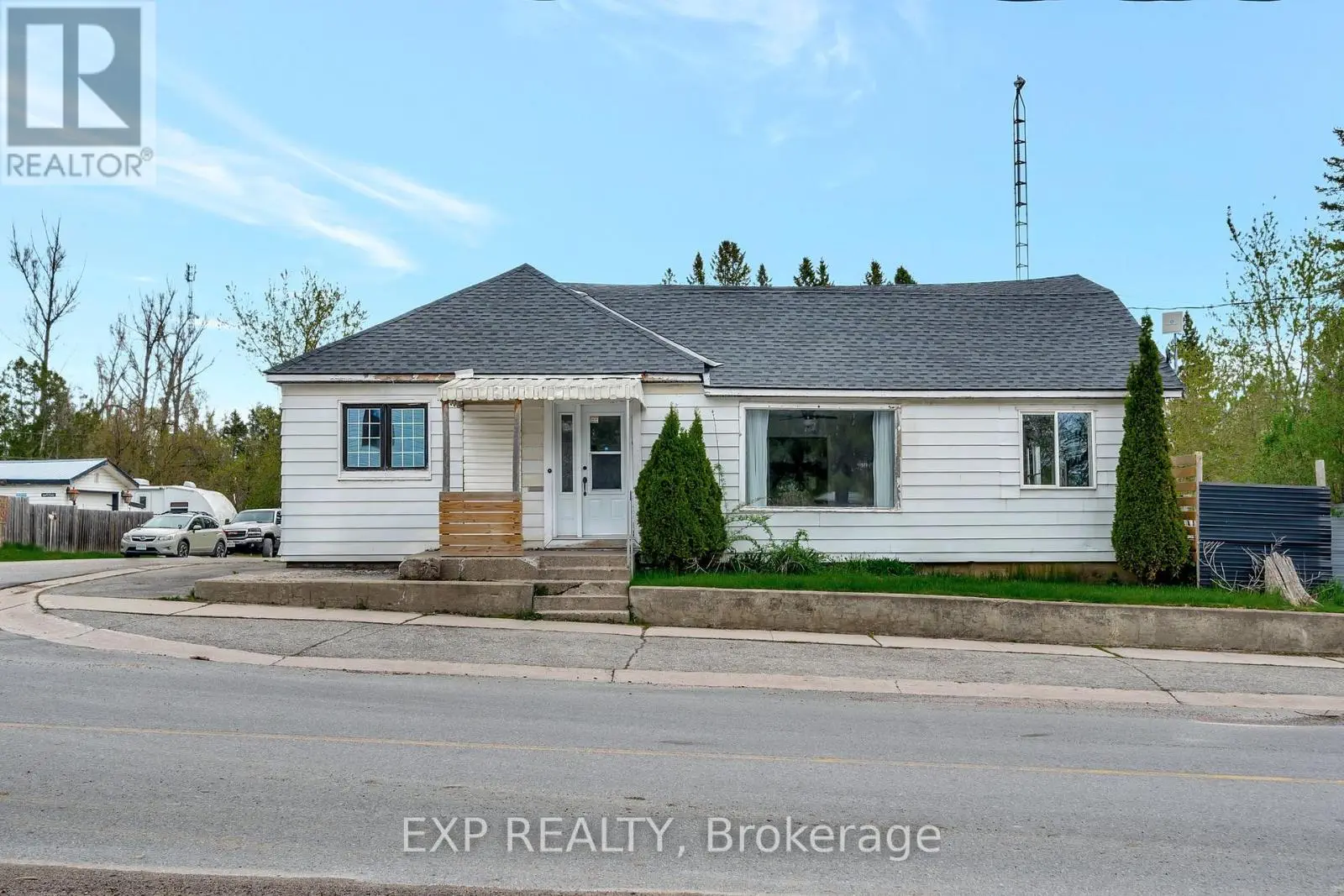 50 Queen Street, Tweed, Ontario  K0K 2L0 - Photo 1 - X12138072