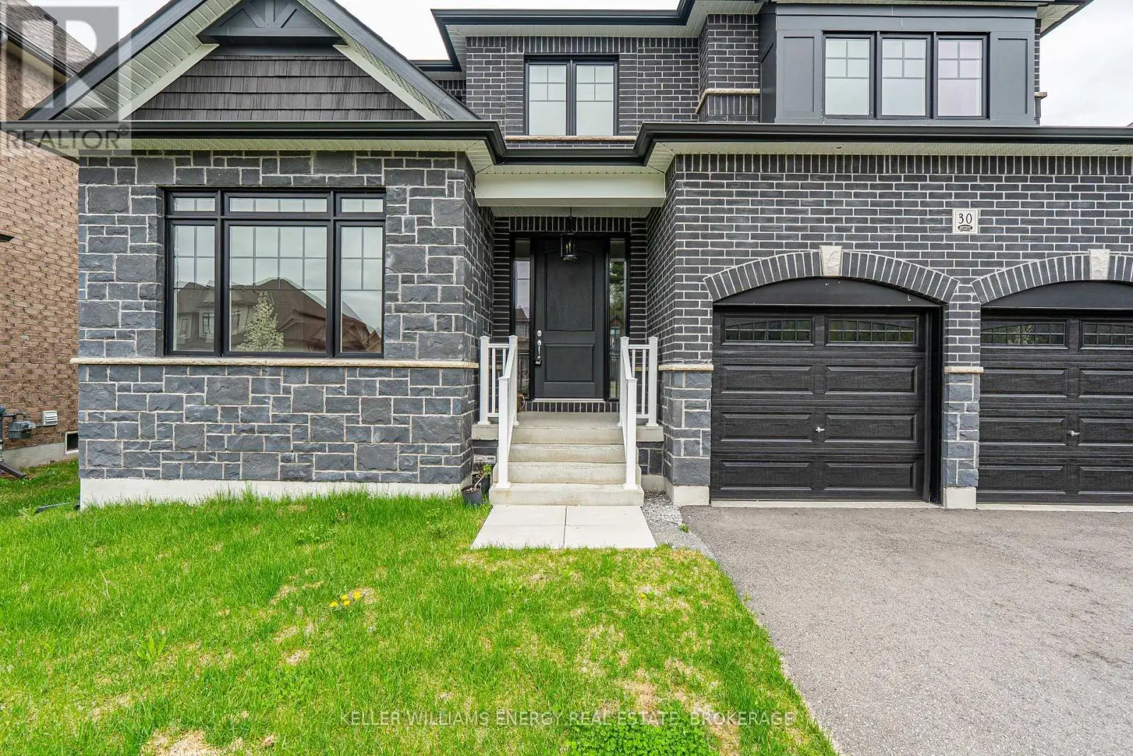 30 Higham Place, Clarington, Ontario  L1C 7G5 - Photo 2 - E12138405