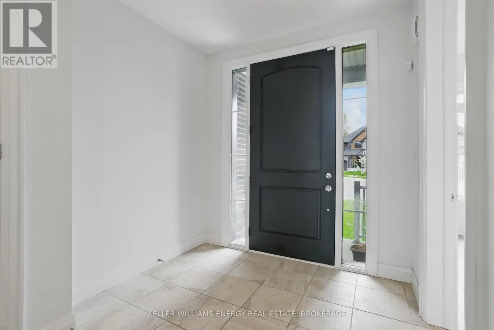 30 Higham Place, Clarington, Ontario  L1C 7G5 - Photo 3 - E12138405