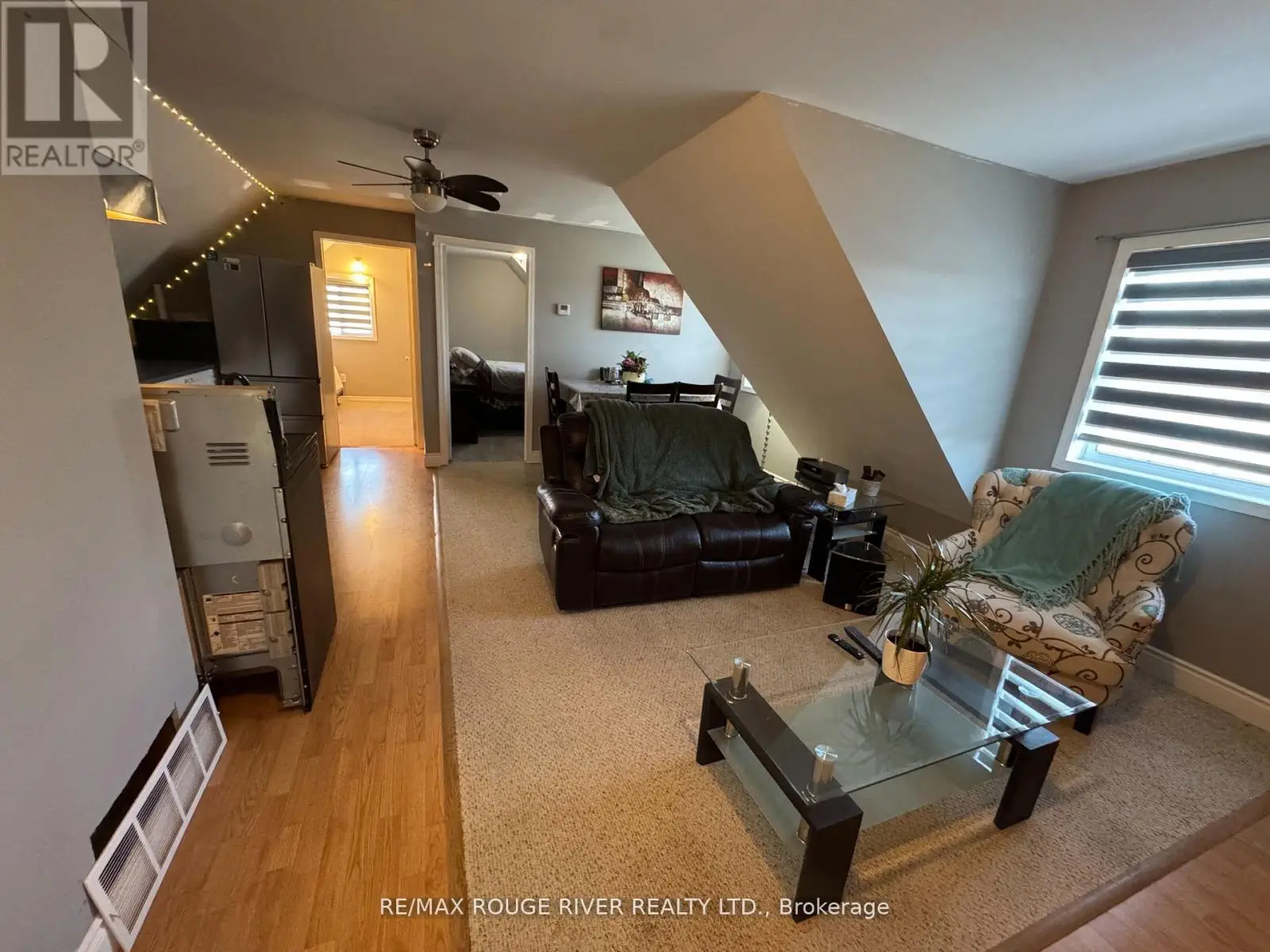 319 Dover Court, Oshawa, Ontario  L1G 6G7 - Photo 3 - E12138674