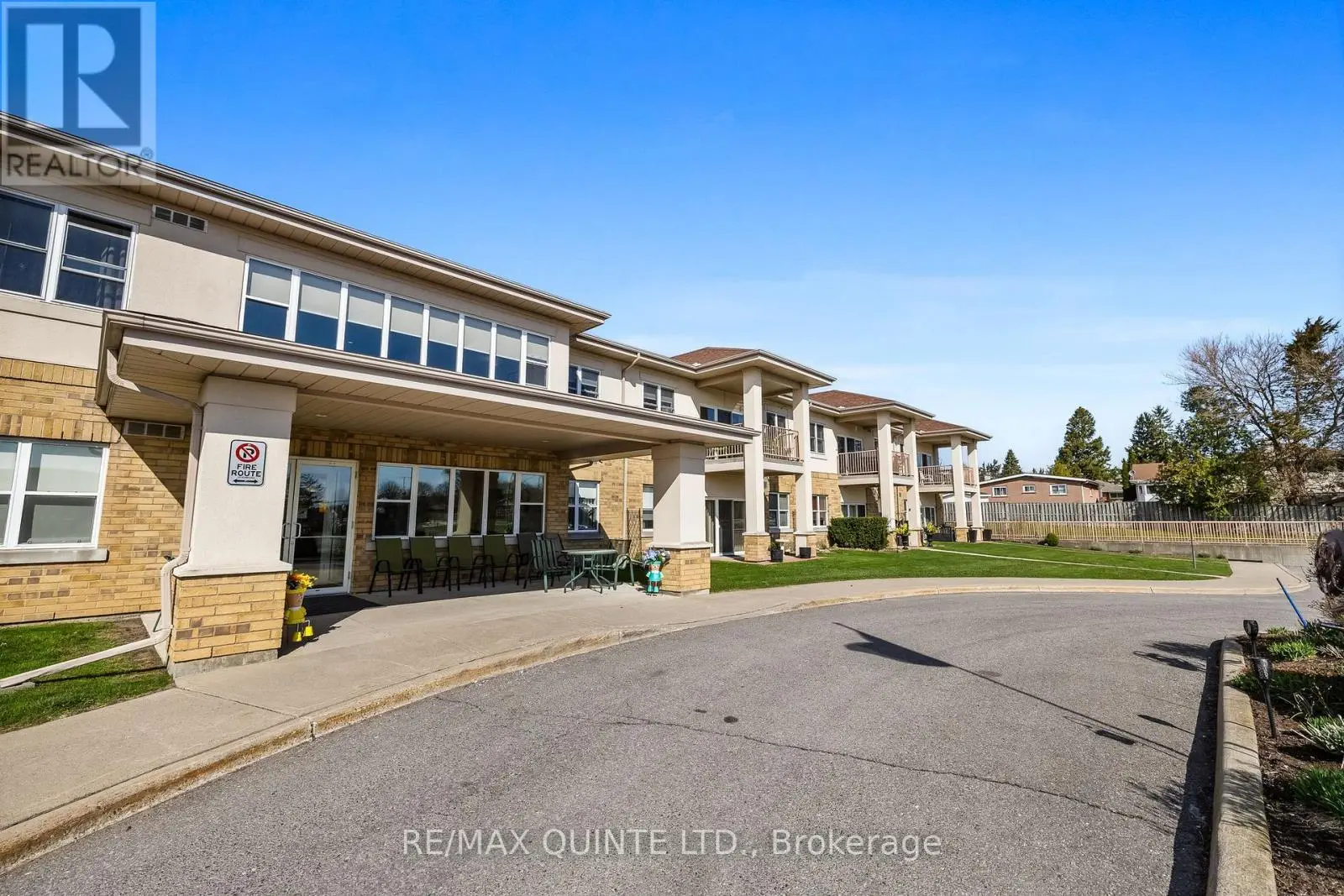 #205 20 Fourth Avenue, Quinte West, Ontario  K8V 5N3 - Photo 2 - X12139240