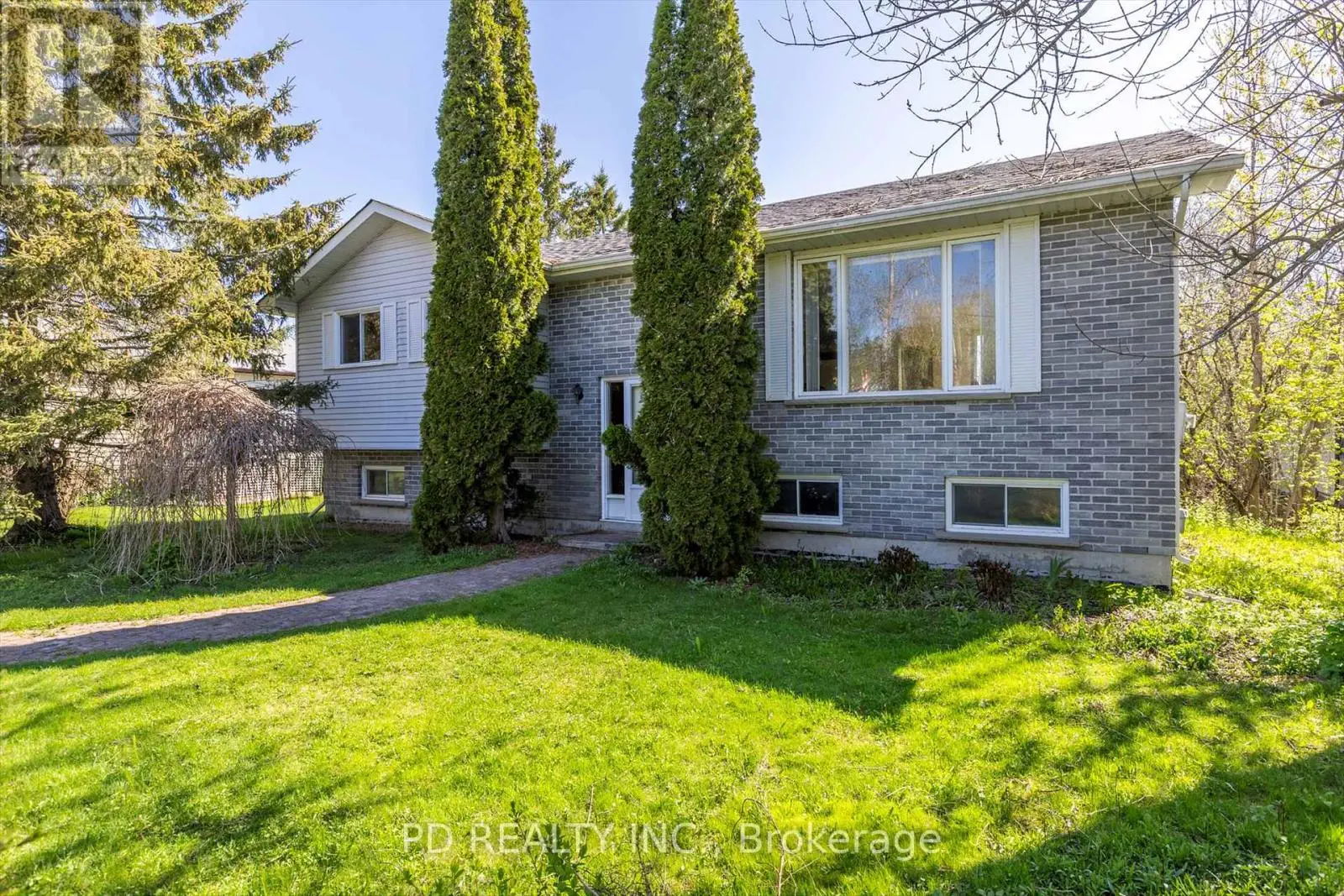 40 Clearview Drive, Kawartha Lakes, Ontario  K0L 2W0 - Photo 2 - X12139327