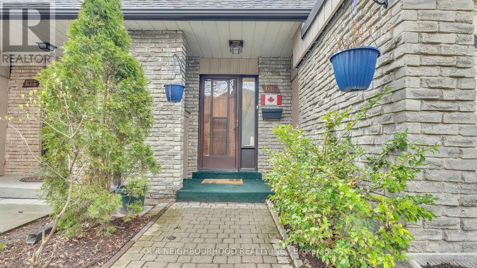 616 Forestwood Crescent Crescent, Burlington, Ontario  L7L 4K5 - Photo 2 - W12139422