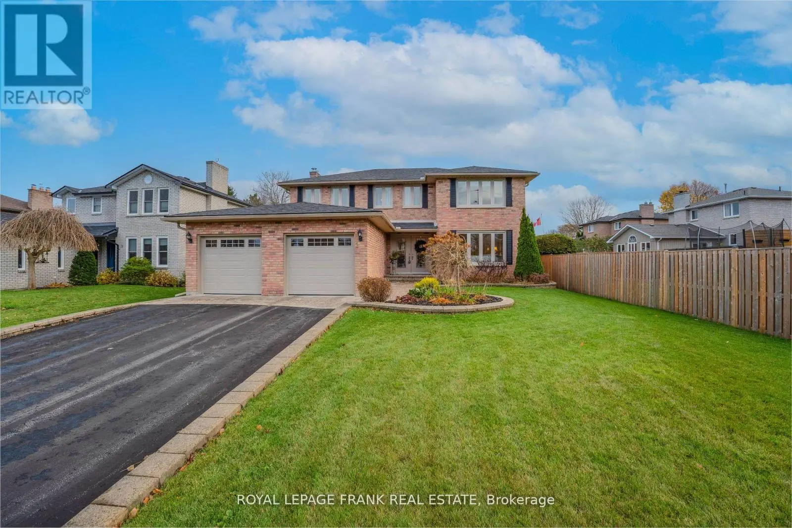 1 Dunsford Court, Kawartha Lakes, Ontario  K9V 5T3 - Photo 2 - X12139498