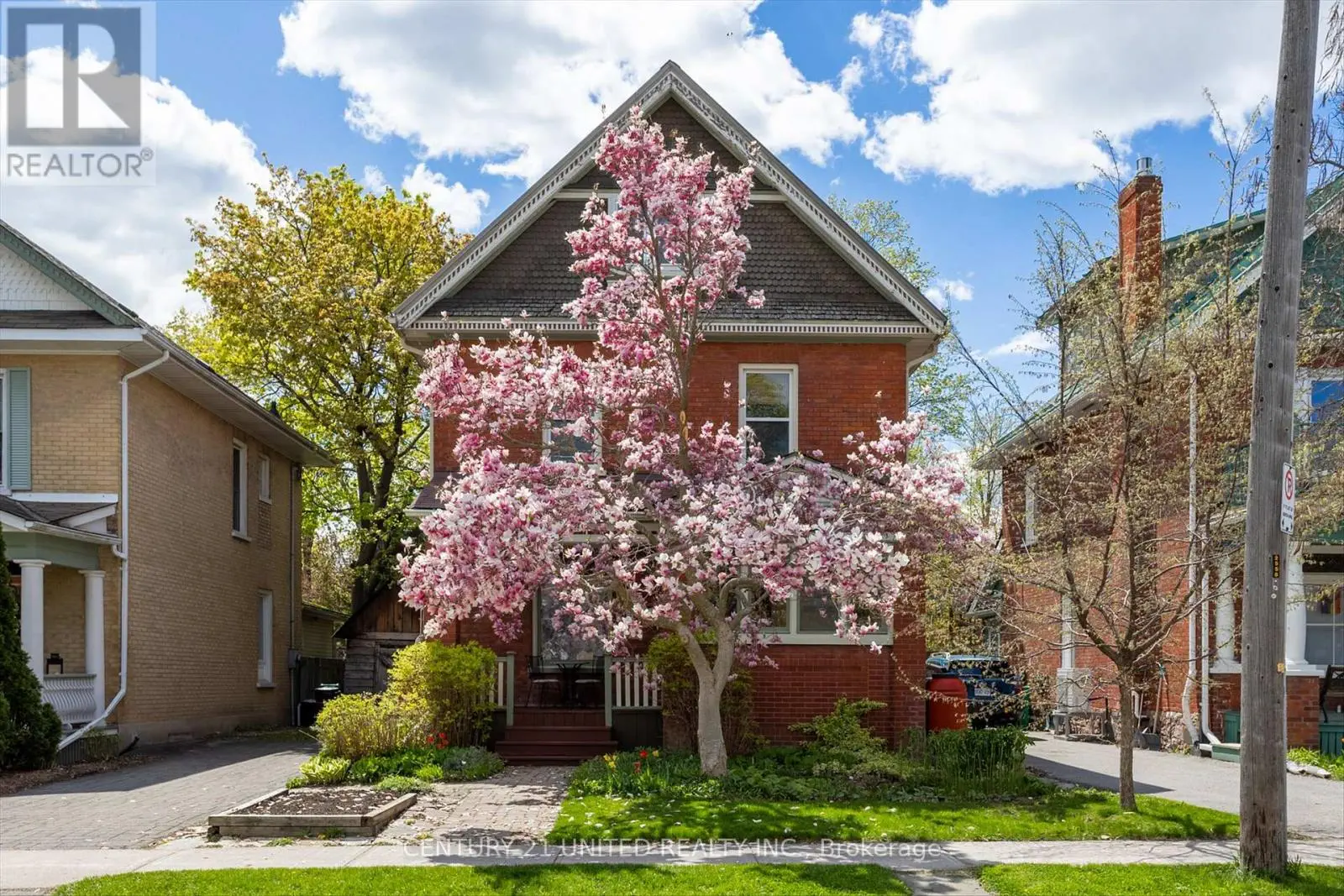 311 Pearl Avenue, Peterborough Central, Ontario  K9J 5G4 - Photo 2 - X12139632
