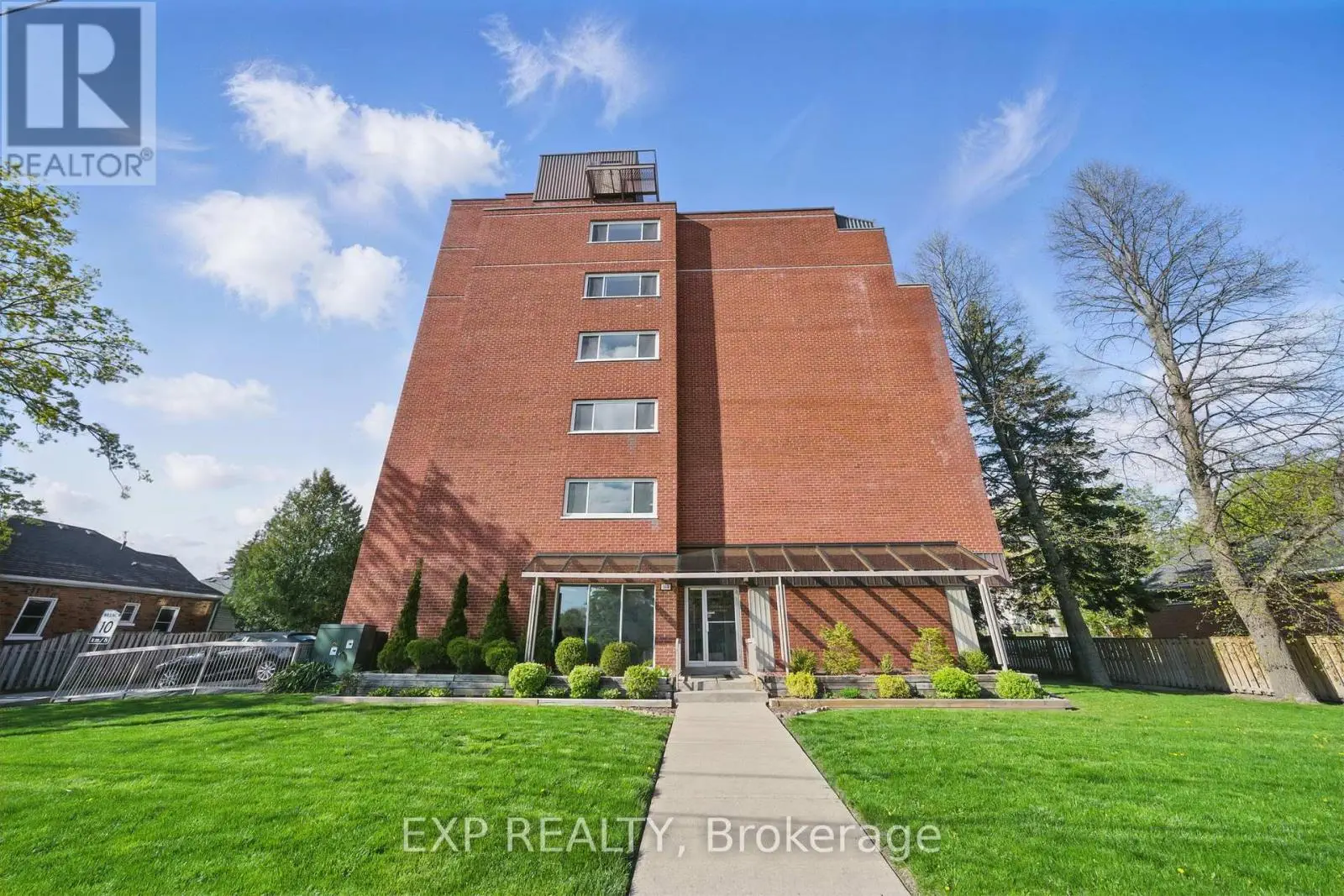302 - 144 QUEEN STREET, Clarington, Ontario
