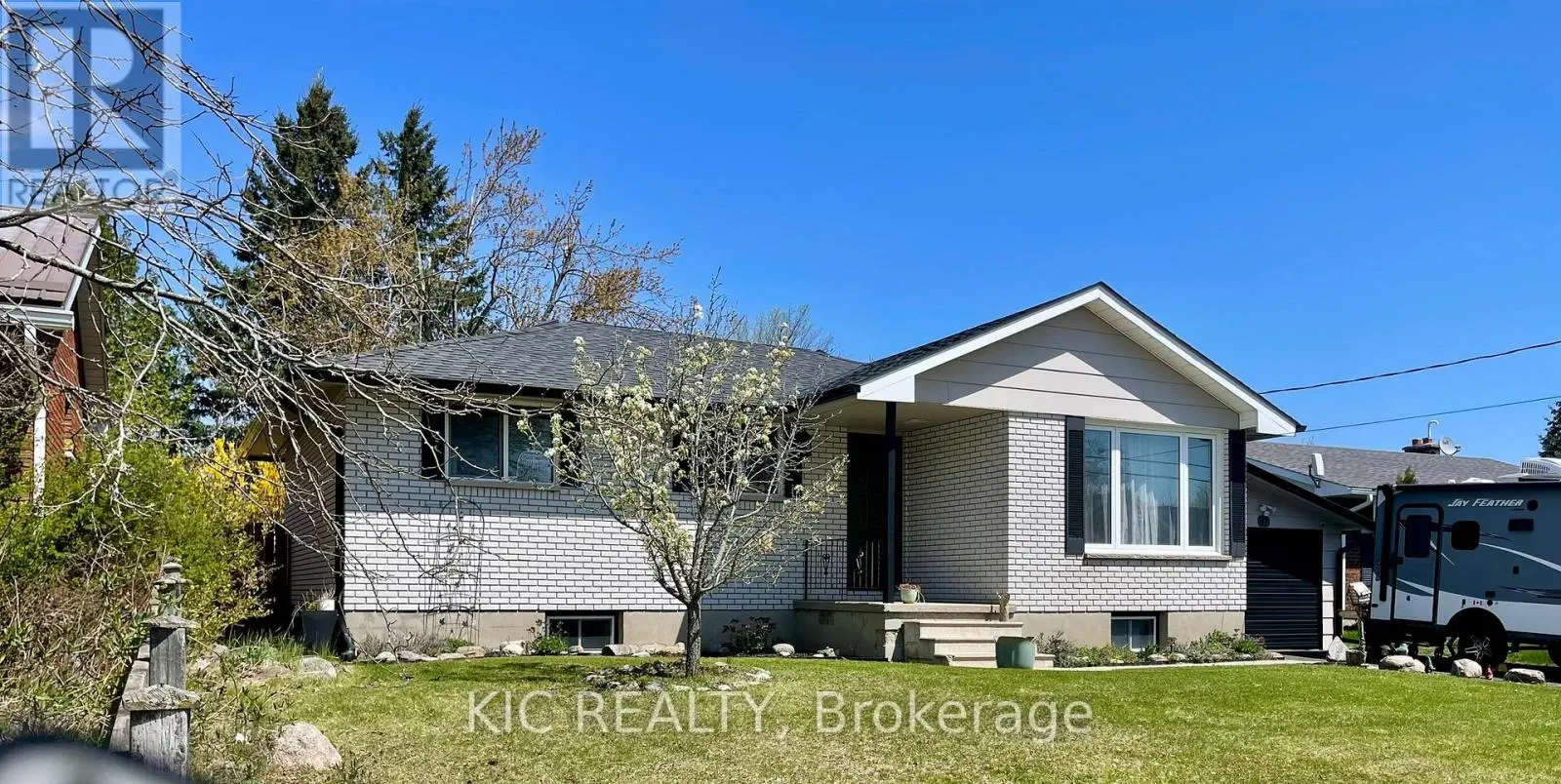 11 Mclean Avenue, Havelock-Belmont-Methuen, Ontario  K0L 1Z0 - Photo 2 - X12140140