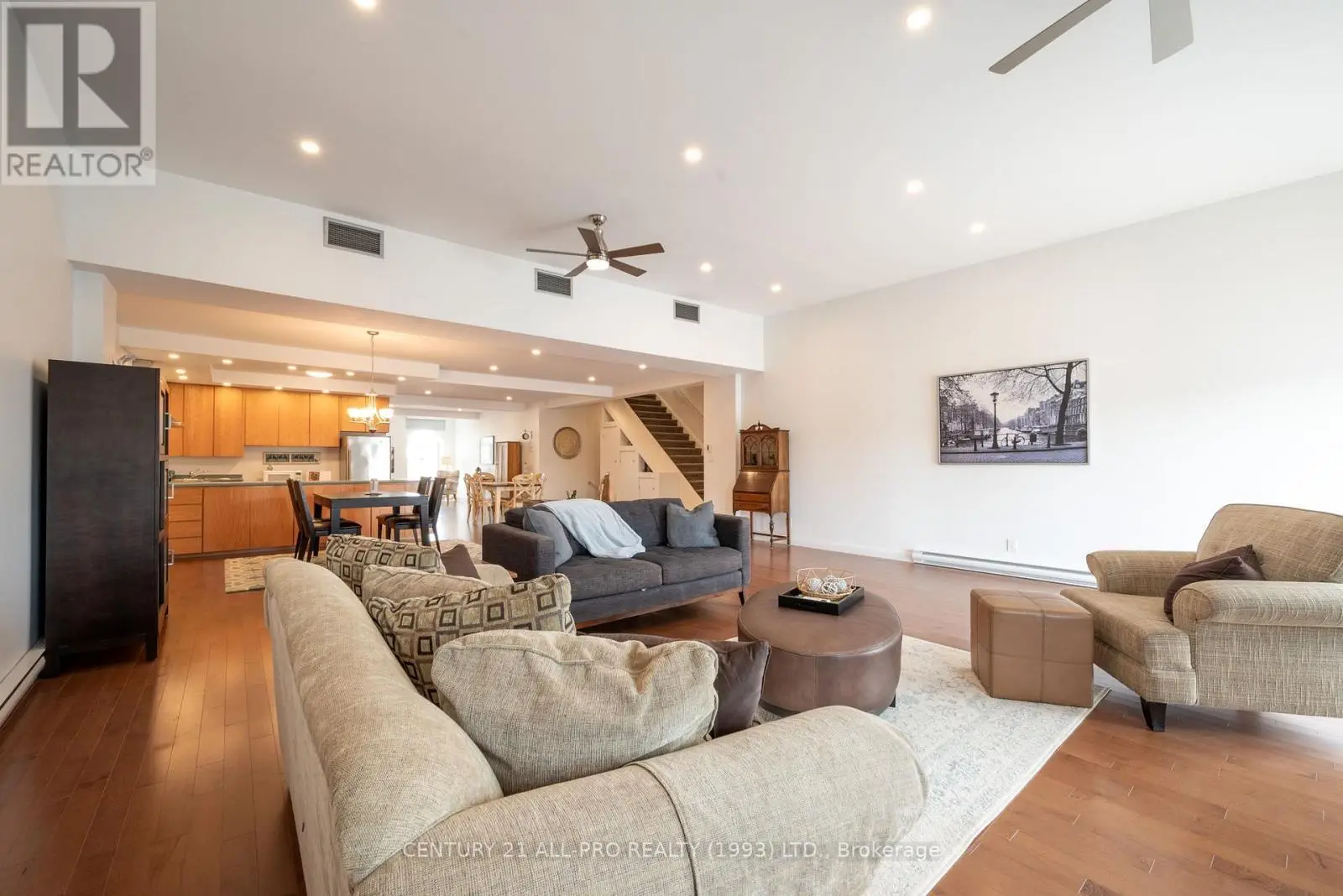 40 King Street W, Cobourg, Ontario  K9A 2M1 - Photo 2 - X12140297