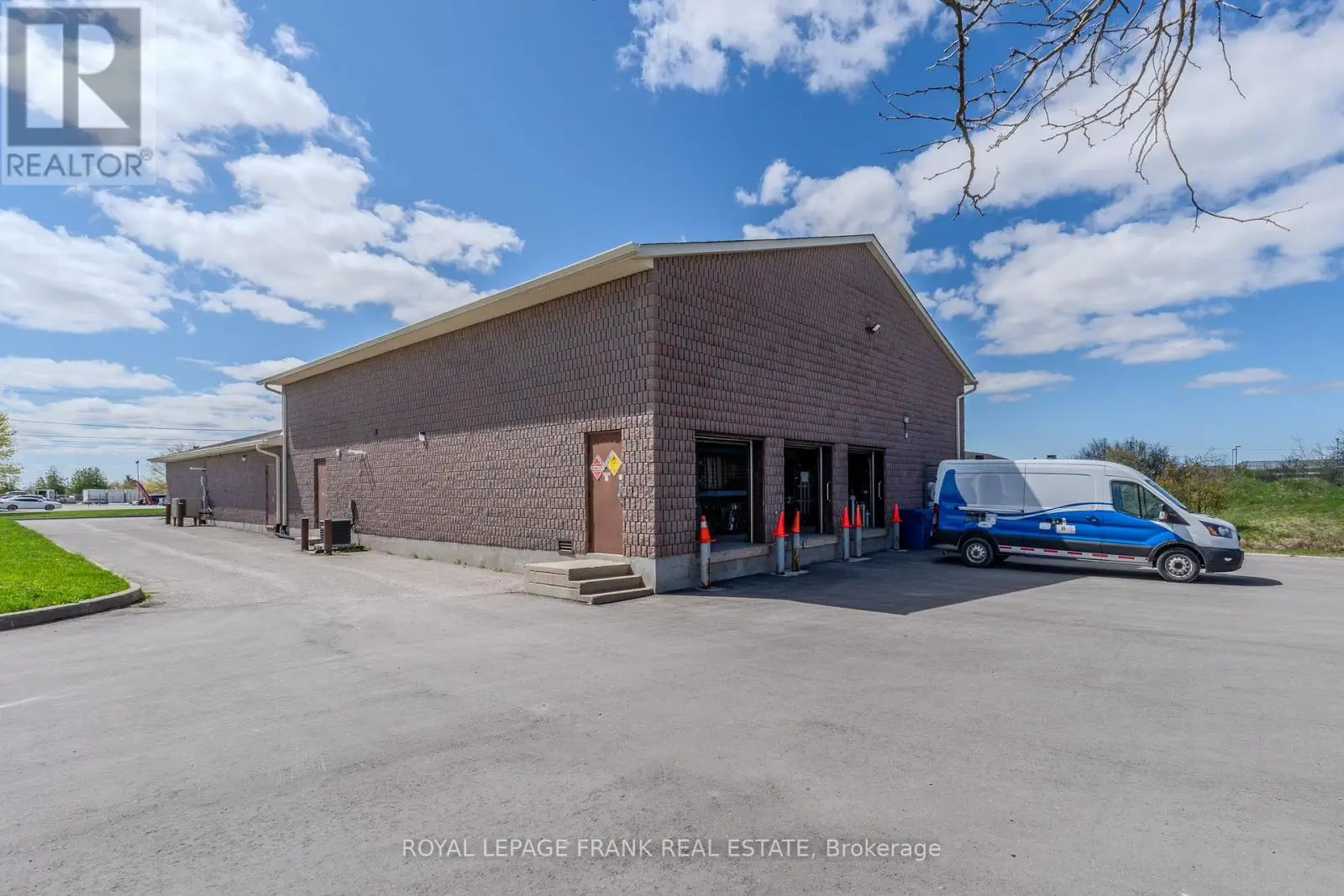 90 Mclaughlin Road, Kawartha Lakes, Ontario  K9V 6B5 - Photo 3 - X12140610