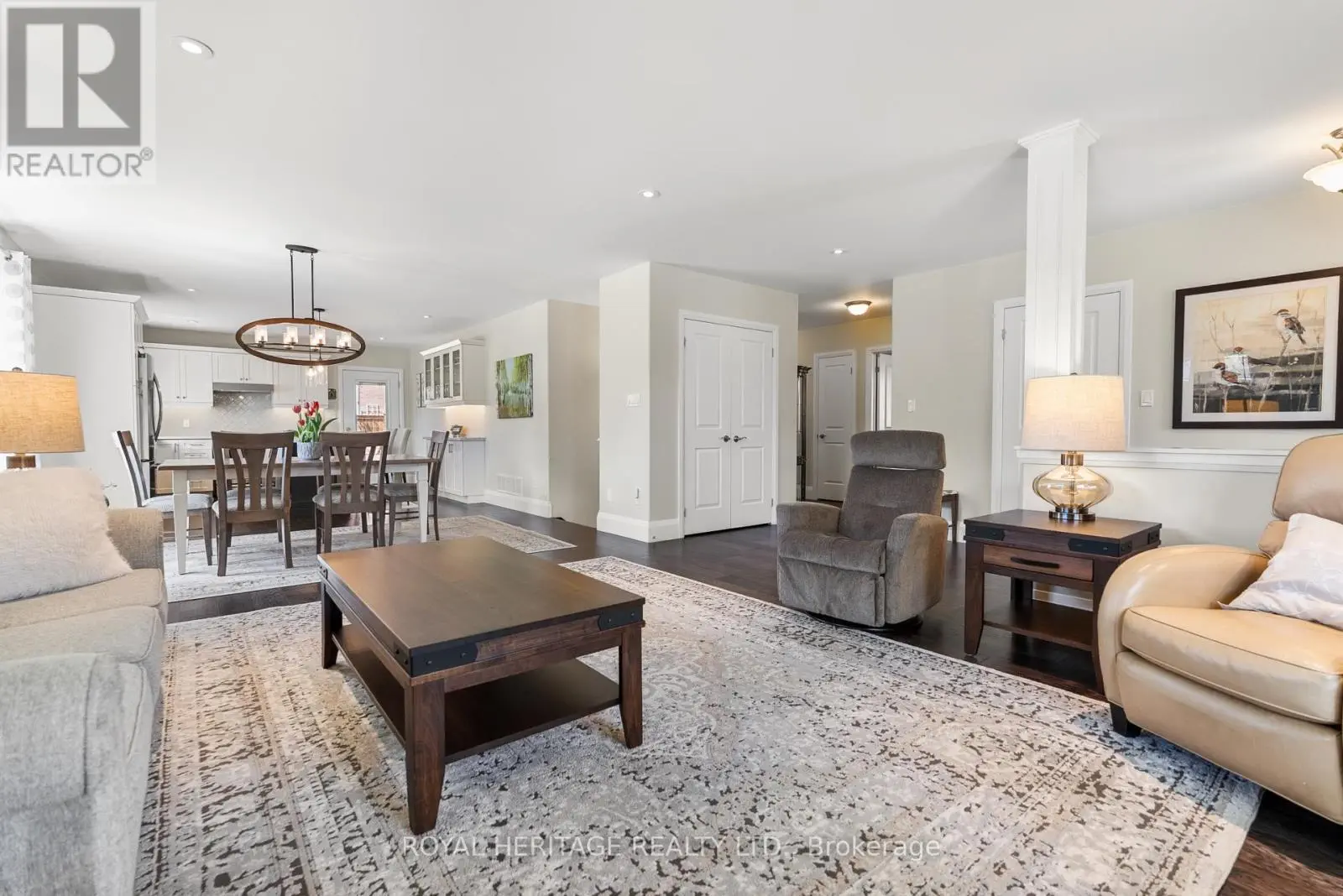 16 Regent Street, Kawartha Lakes, Ontario  K9V 3T7 - Photo 3 - X12140639