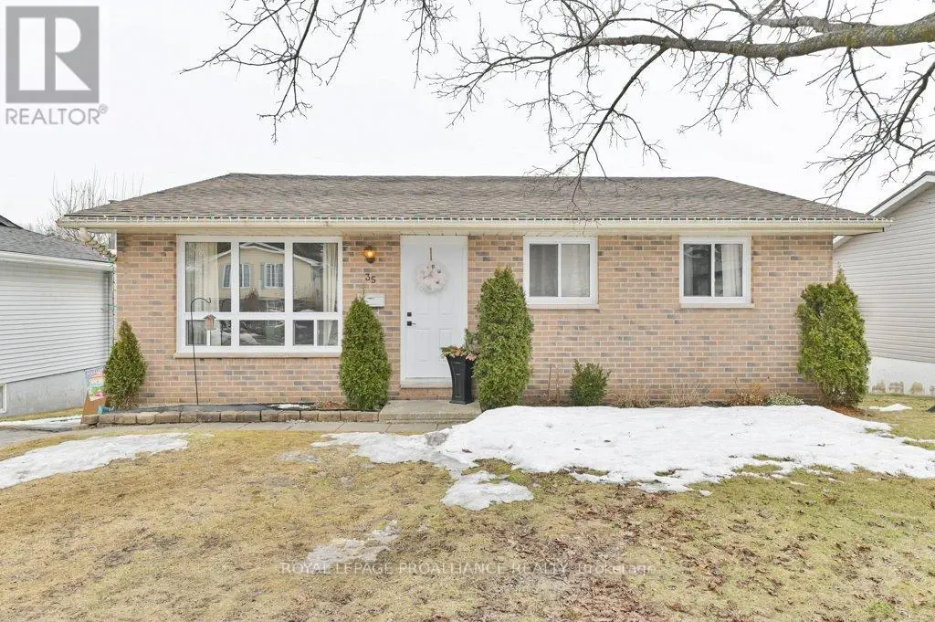35 Van Alstine Drive, Quinte West, Ontario  K8V 6K7 - Photo 3 - X12141043