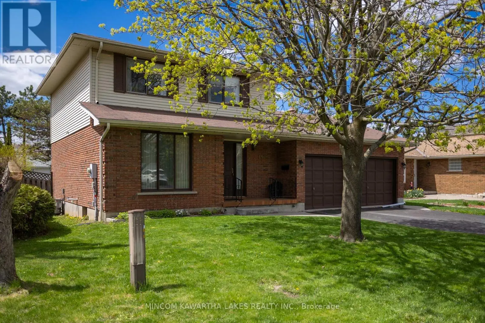 1914 Parkwood Circle, Peterborough West, Ontario  K9J 8C6 - Photo 2 - X12141077