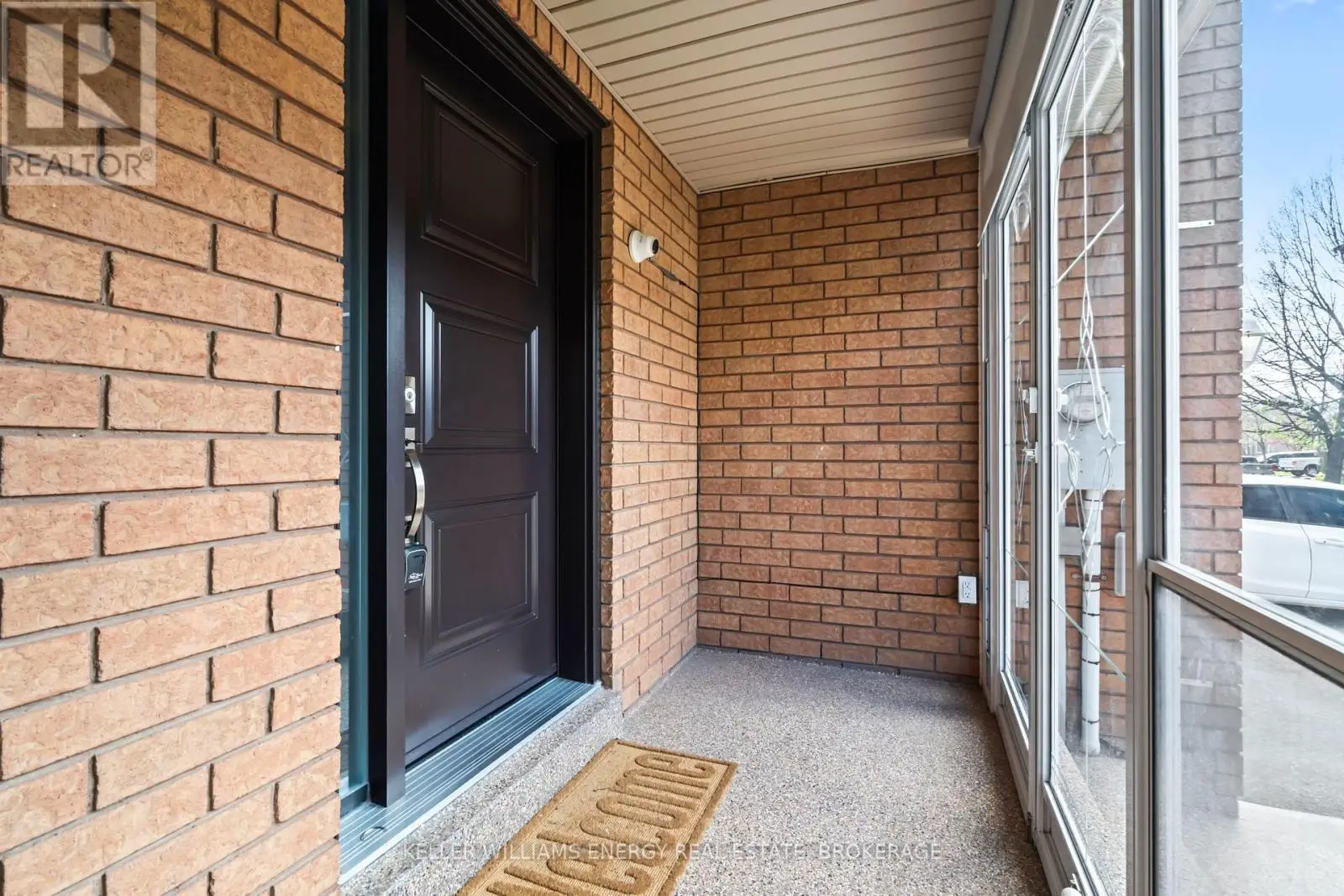 19 Woodstream Avenue, Brampton, Ontario  L6R 1M7 - Photo 3 - W12141236