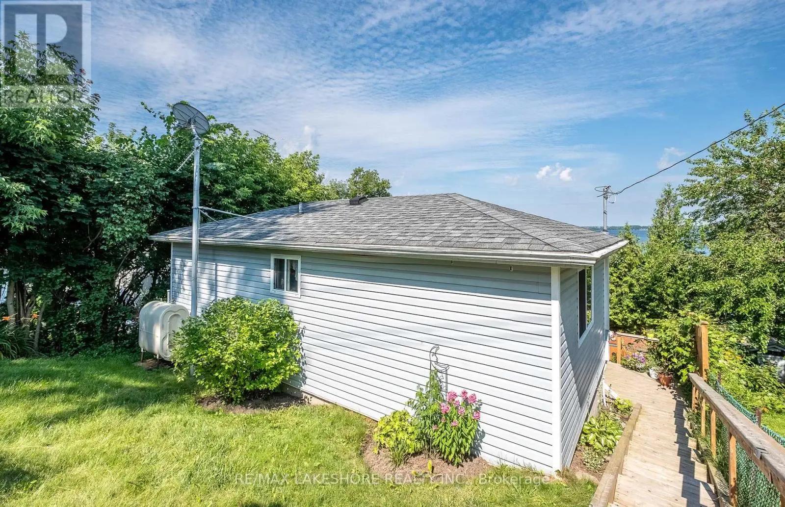 5454 Lakeshore Drive, Hamilton Township, Ontario  K0K 2H0 - Photo 2 - X12141115