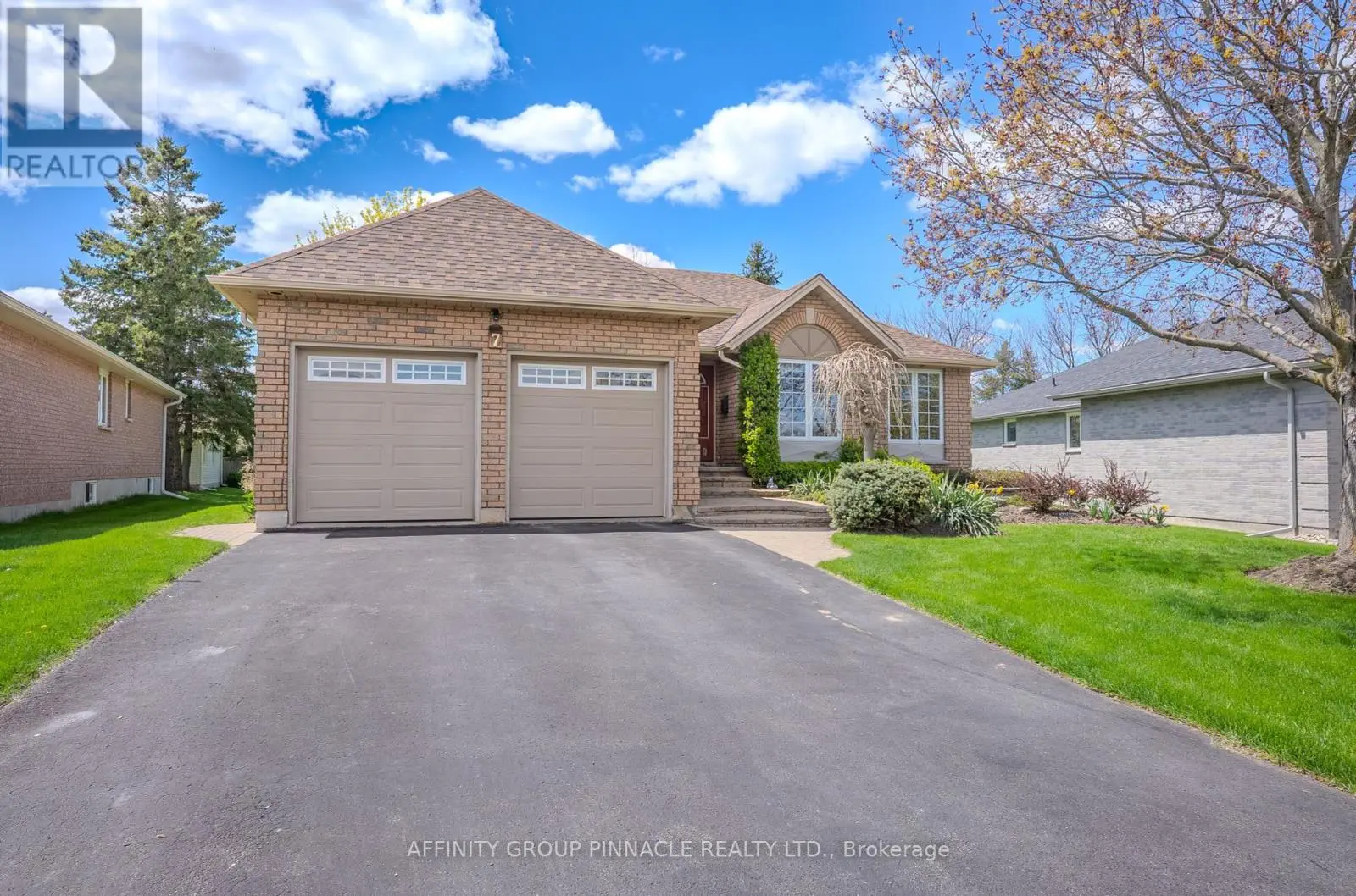 7 Whitney Court N, Kawartha Lakes, Ontario  K9V 6C4 - Photo 2 - X12141168