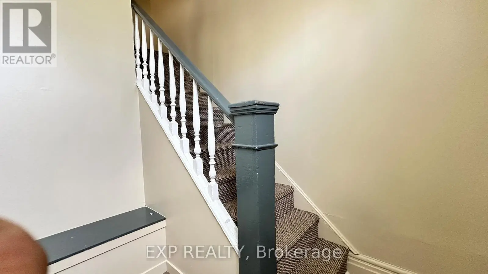 22 Charlotte Street, Belleville, Ontario  K8P 1E2 - Photo 3 - X12141244