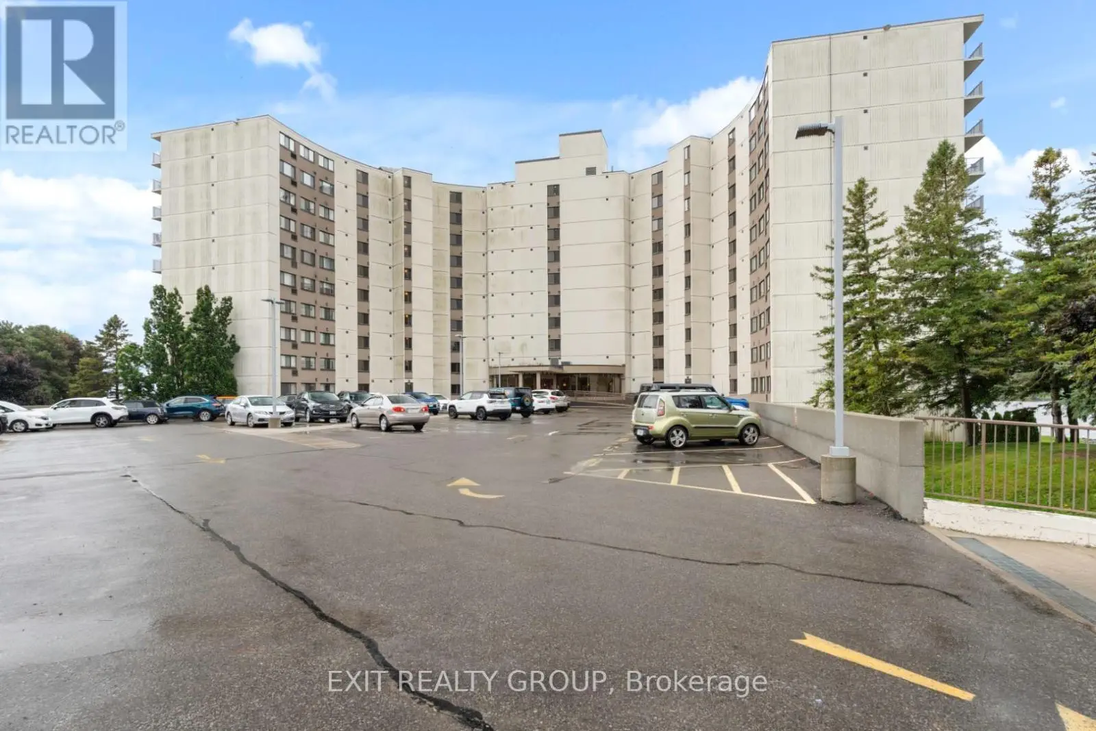 302 - 2 South Front Street, Belleville, Ontario  K8N 5K7 - Photo 2 - X12140763