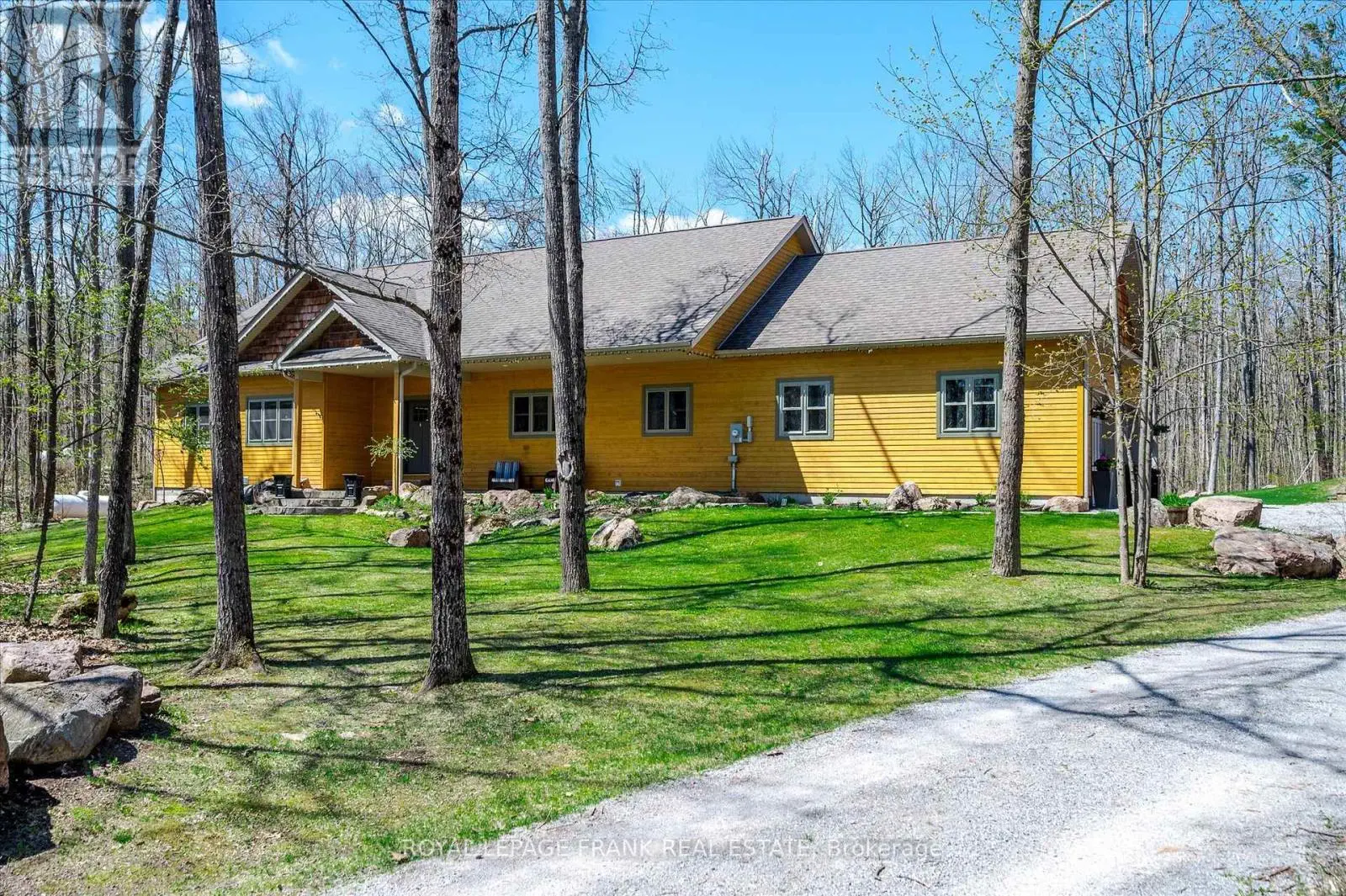 92 Mitchell Crescent, Trent Lakes, Ontario  K0L 1J0 - Photo 2 - X12141700