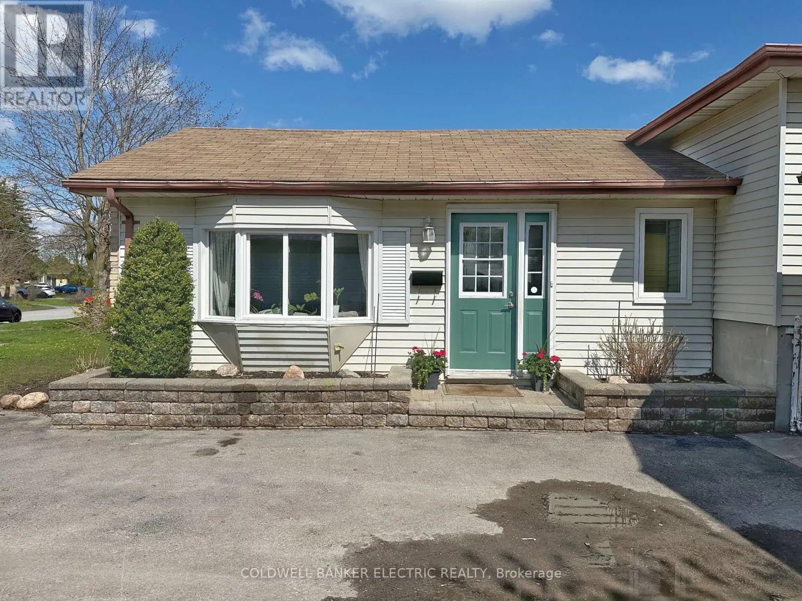 843 Orpington Road, Peterborough South, Ontario  K9J 4A6 - Photo 3 - X12142089