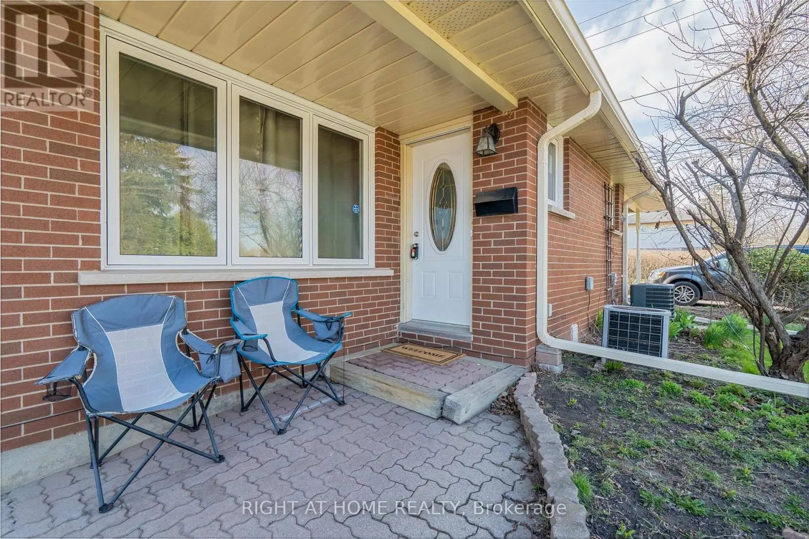 270 Coventry Court, Oshawa, Ontario  L1G 6H3 - Photo 3 - E12142228