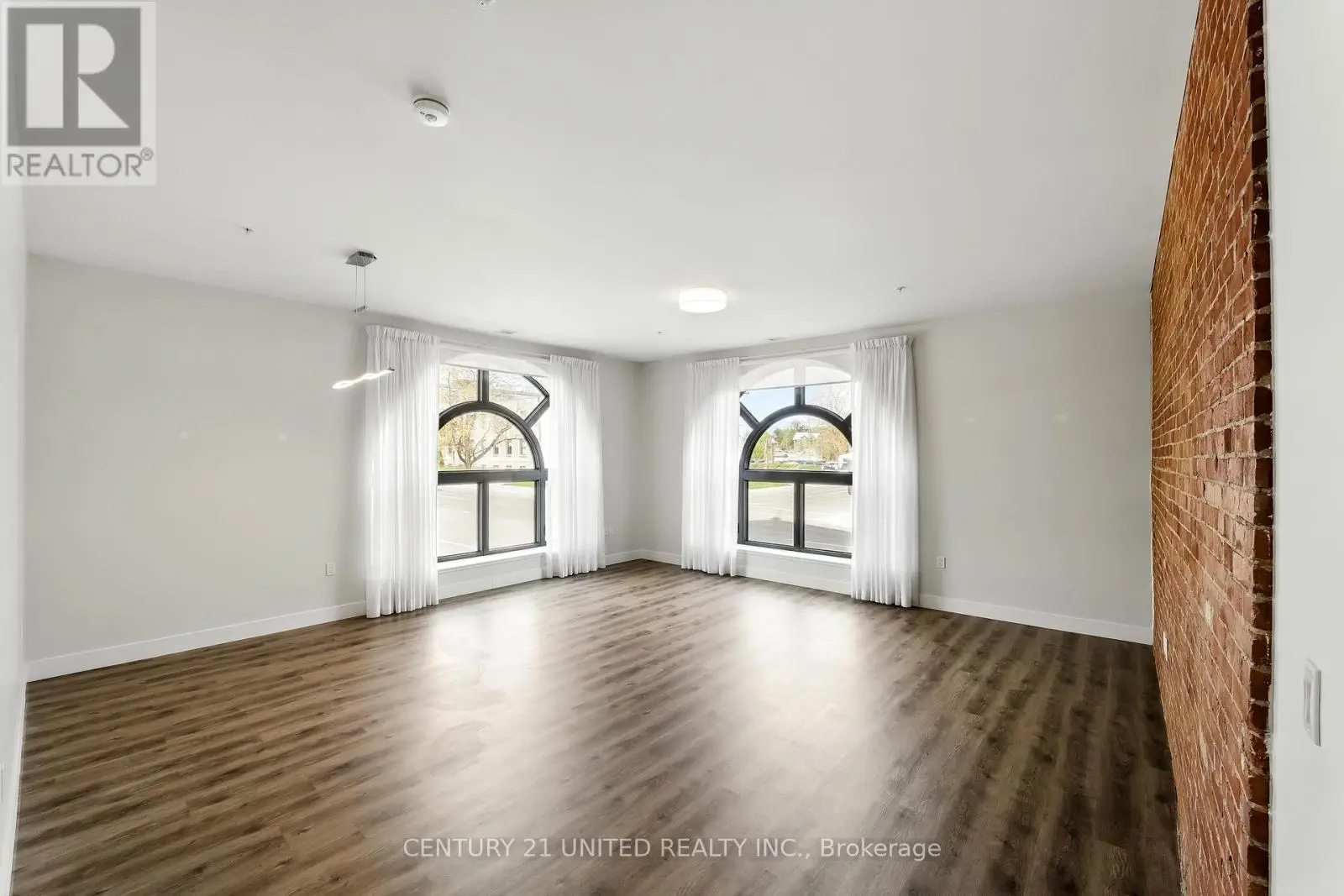 202 - 475 George Street N, Peterborough, Ontario  K9J 3G6 - Photo 2 - X12139813