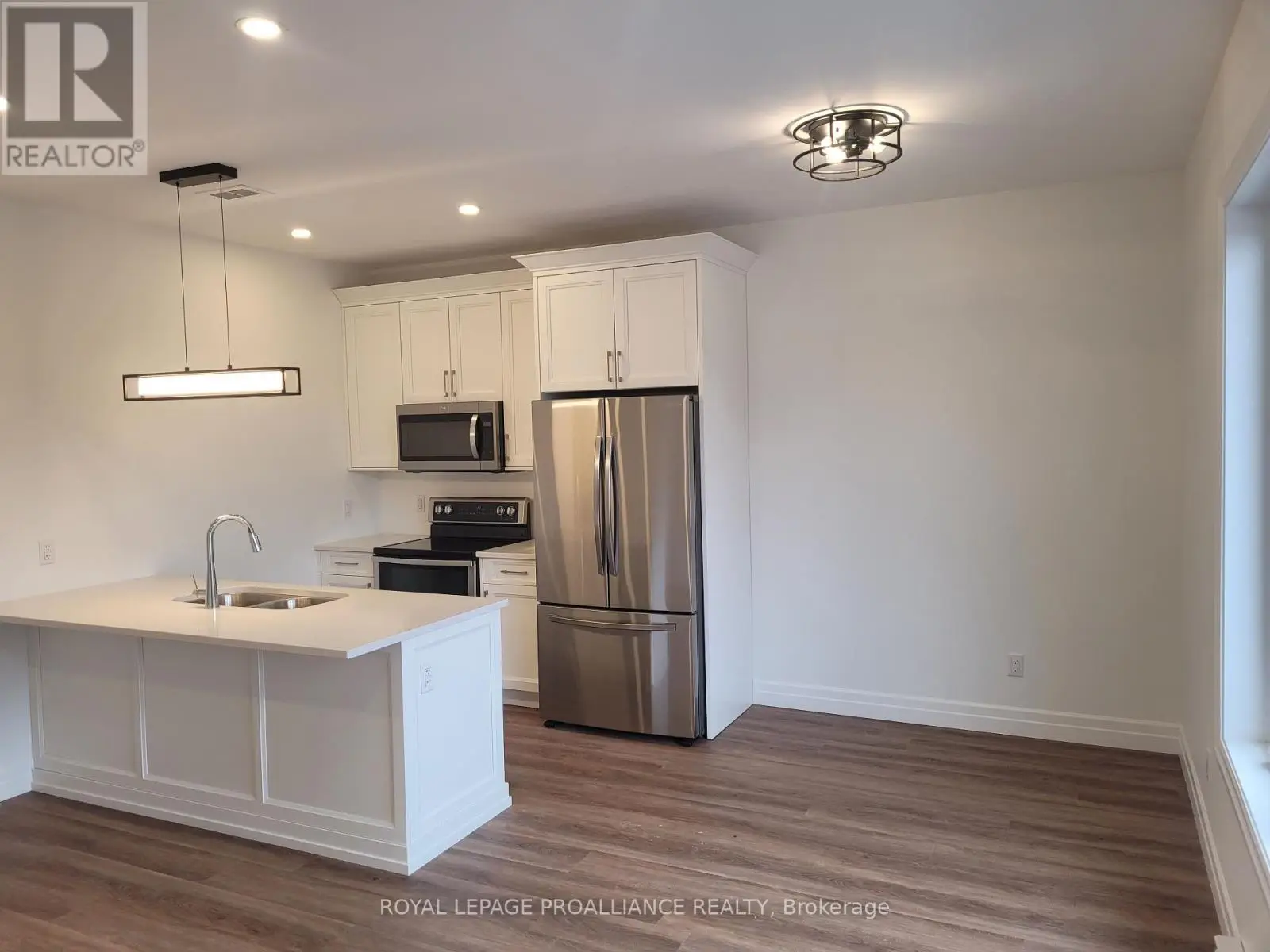 3 - 15 Bay Street, Quinte West, Ontario  K8V 1H2 - Photo 2 - X12142701