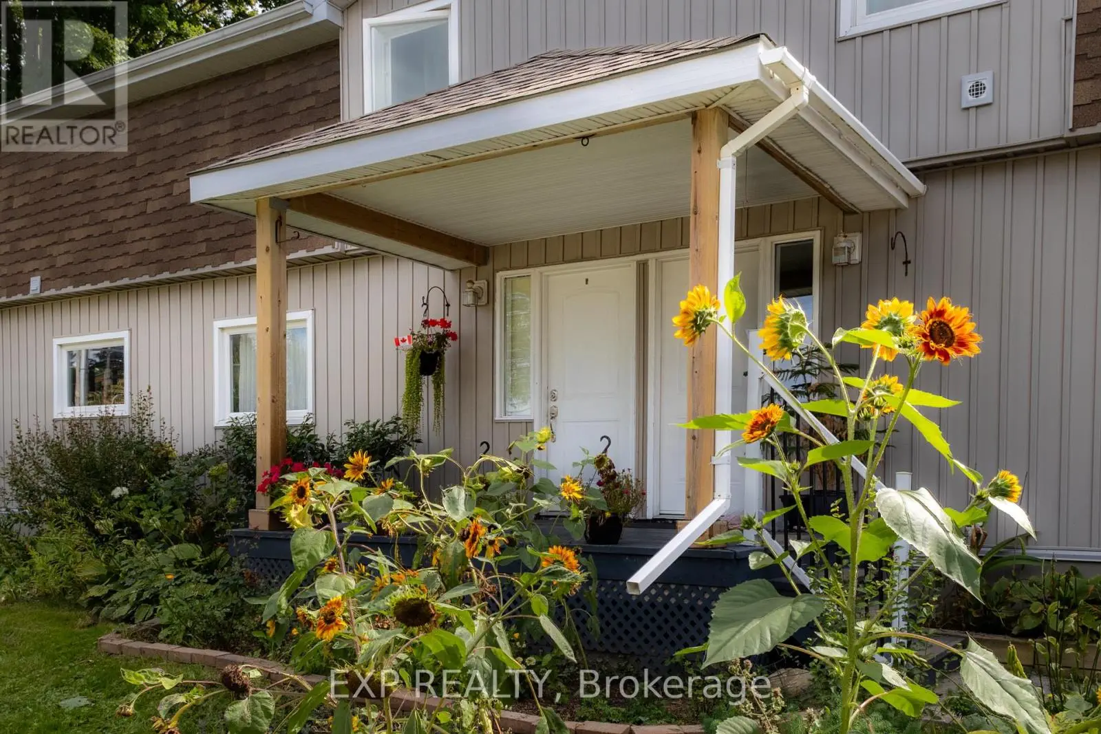 13445 Loyalist Parkway, Prince Edward County, Ontario  K0K 2T0 - Photo 3 - X12142740