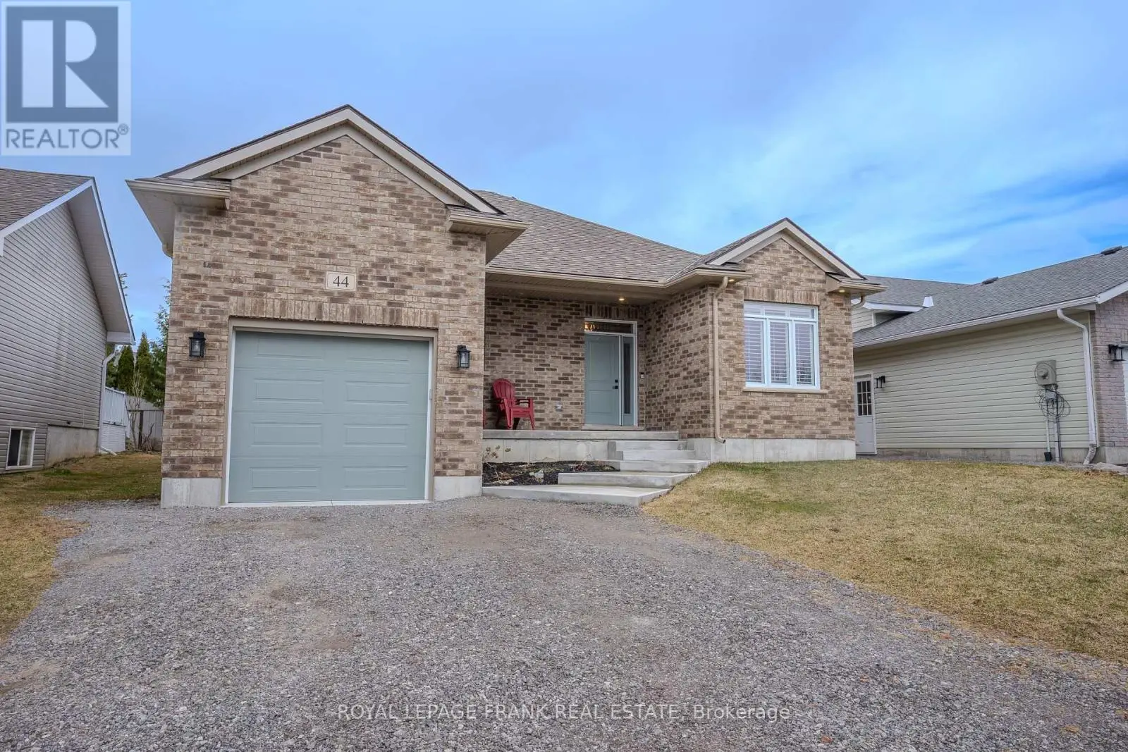 44 Birch Crescent, Kawartha Lakes, Ontario  K0M 1A0 - Photo 1 - X12143775