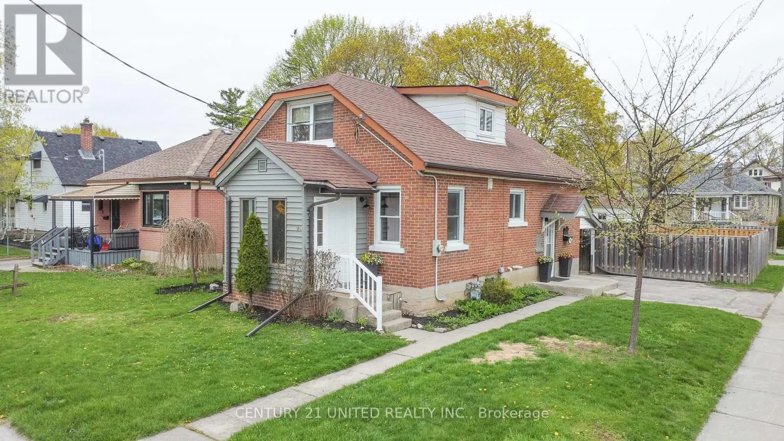 96 Montgomery Street, Peterborough South, Ontario  K9J 1W9 - Photo 1 - X12143830