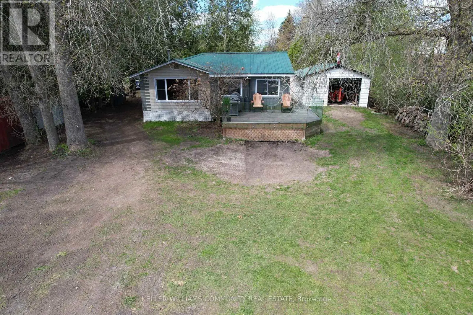 4 Columbus Street N, Kawartha Lakes, Ontario  K9V 0J9 - Photo 3 - X12143841