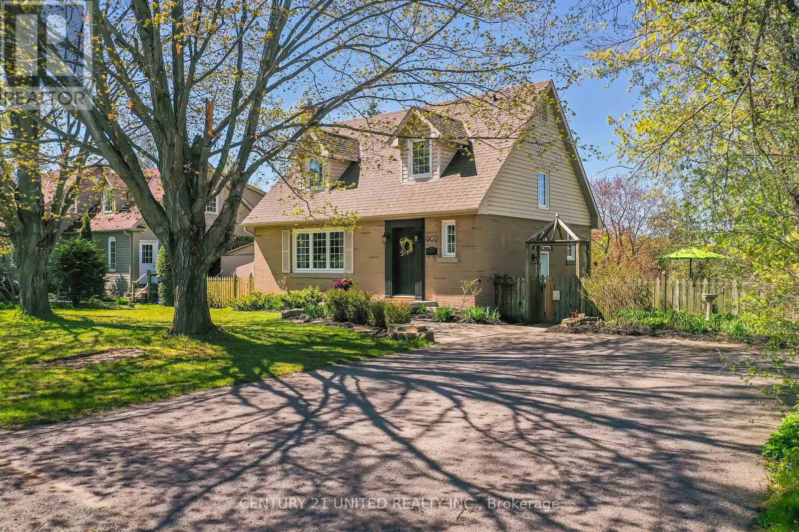 902 Valleyview Drive, Peterborough West, Ontario  K9J 6R1 - Photo 1 - X12143895