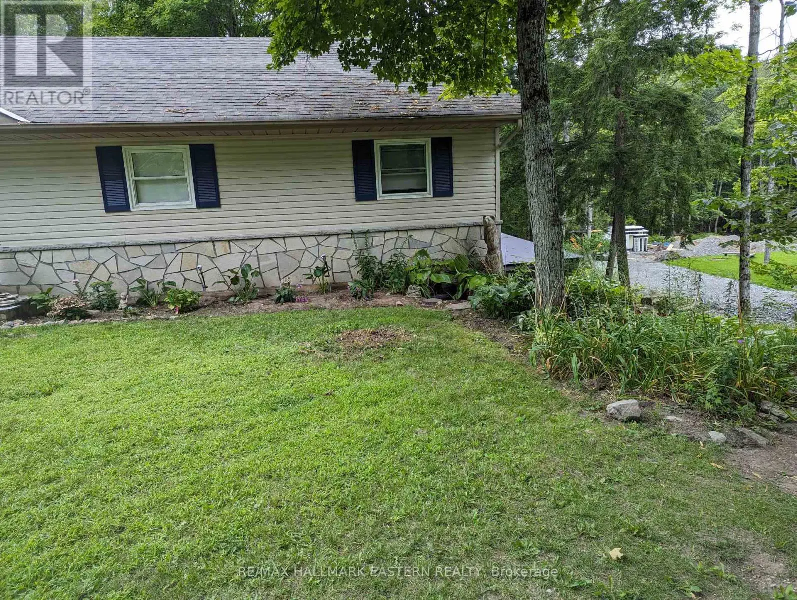70 Sumcot Drive, Trent Lakes, Ontario  K0L 1J0 - Photo 3 - X12012915