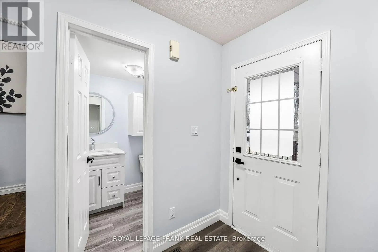 26 Rickaby Street, Clarington, Ontario  L1C 4X6 - Photo 3 - E12144514