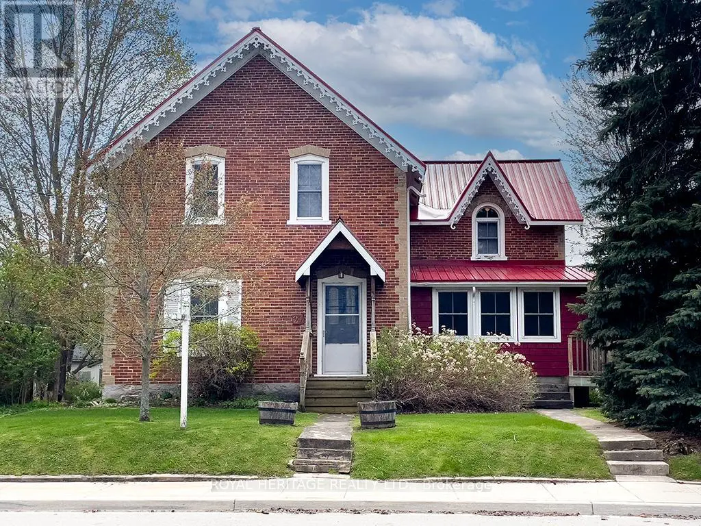 27 Bedford Street, Westport, Ontario  K0G 1X0 - Photo 2 - X12144408