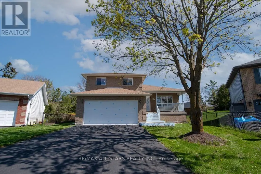 10 O'connell Court, Kawartha Lakes, Ontario  K9V 5Y1 - Photo 3 - X12144493
