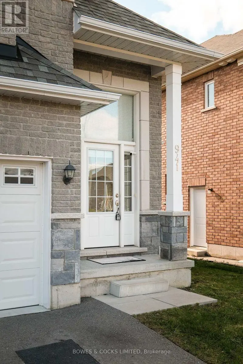 941 Avery Avenue, Peterborough, Ontario  K9J 0G9 - Photo 3 - X12144754