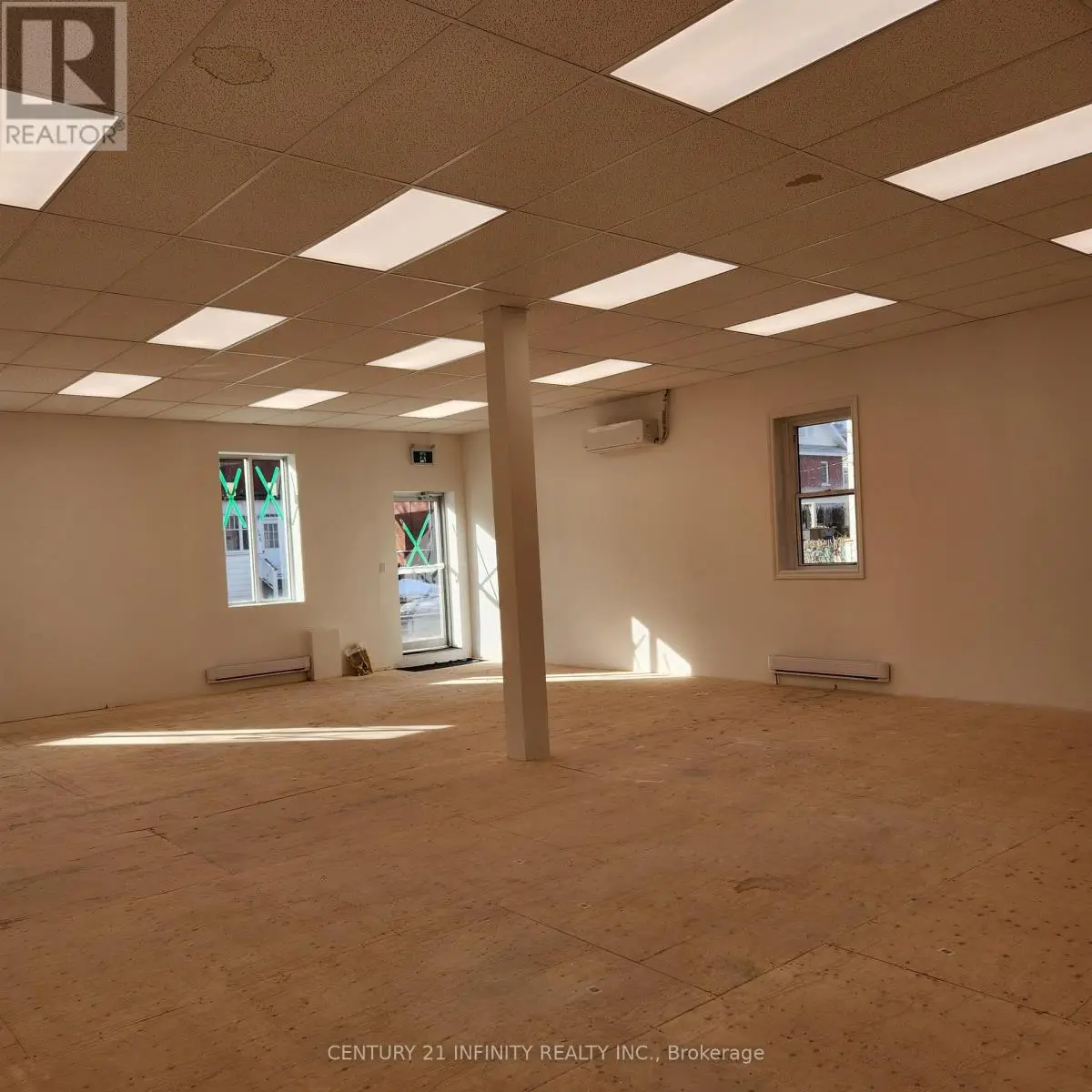 Unit 1 - 164 Division Street, Oshawa, Ontario  L1G 5M3 - Photo 2 - E12014130