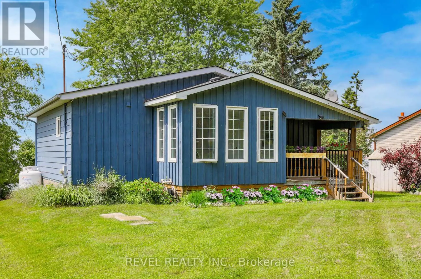 27 Island View Road, Kawartha Lakes, Ontario  K0M 2C0 - Photo 1 - X12145111