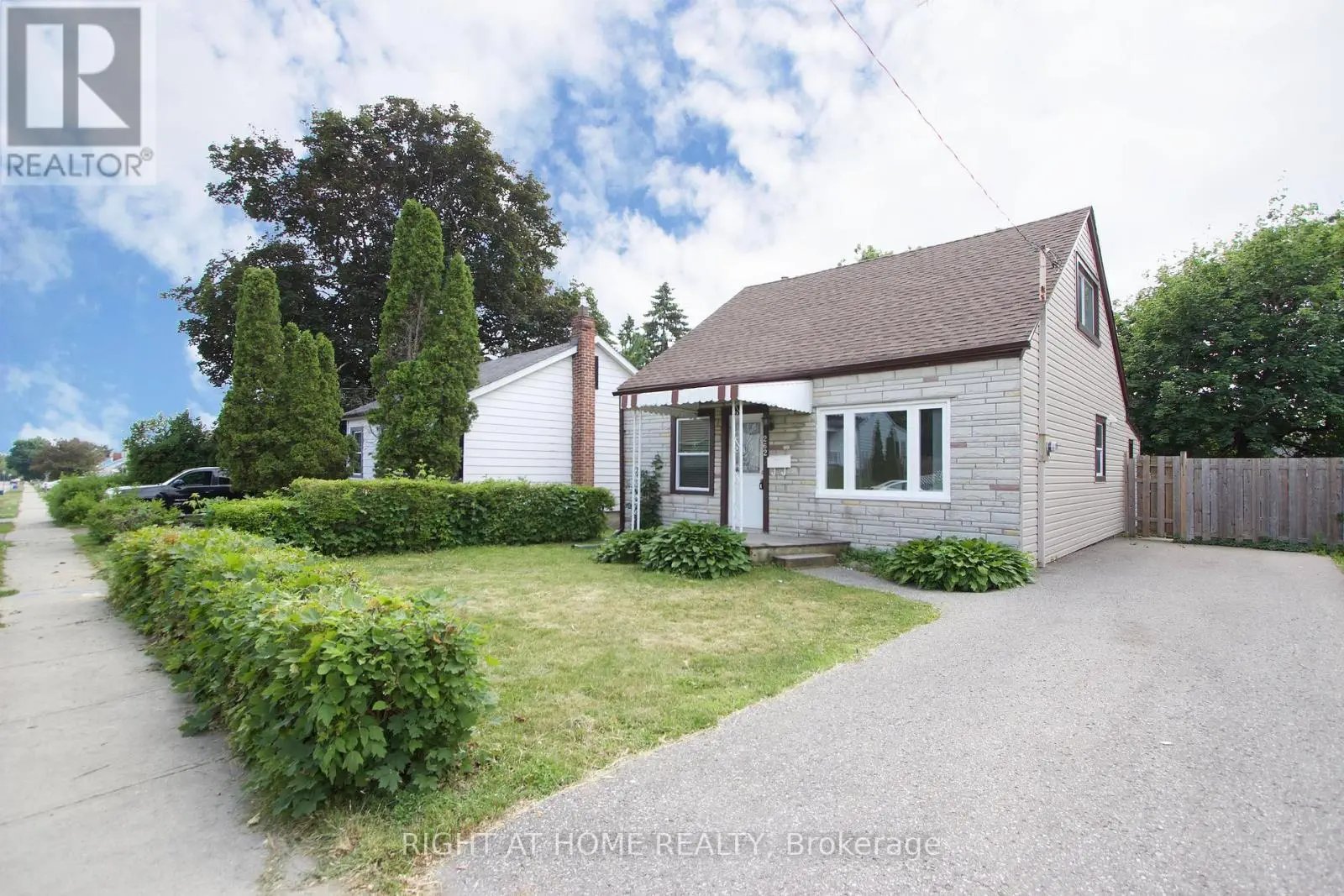 262 Drew Street, Oshawa, Ontario  L1H 5A7 - Photo 1 - E12145300
