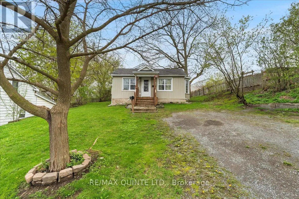 10 Grier Street, Belleville, Ontario  K8P 2Z7 - Photo 2 - X12145152