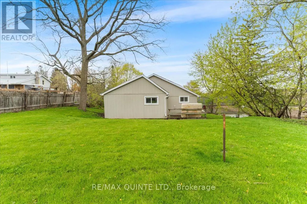 10 Grier Street, Belleville, Ontario  K8P 2Z7 - Photo 3 - X12145152