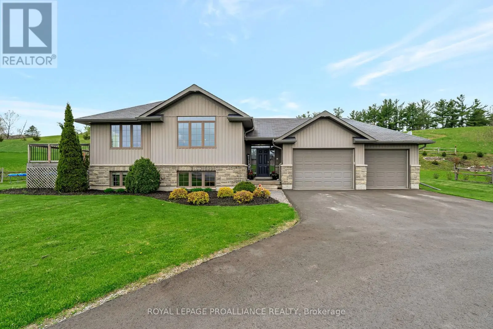 118 Gentlebreeze Drive, Belleville, Ontario  K0K 2V0 - Photo 1 - X12145261
