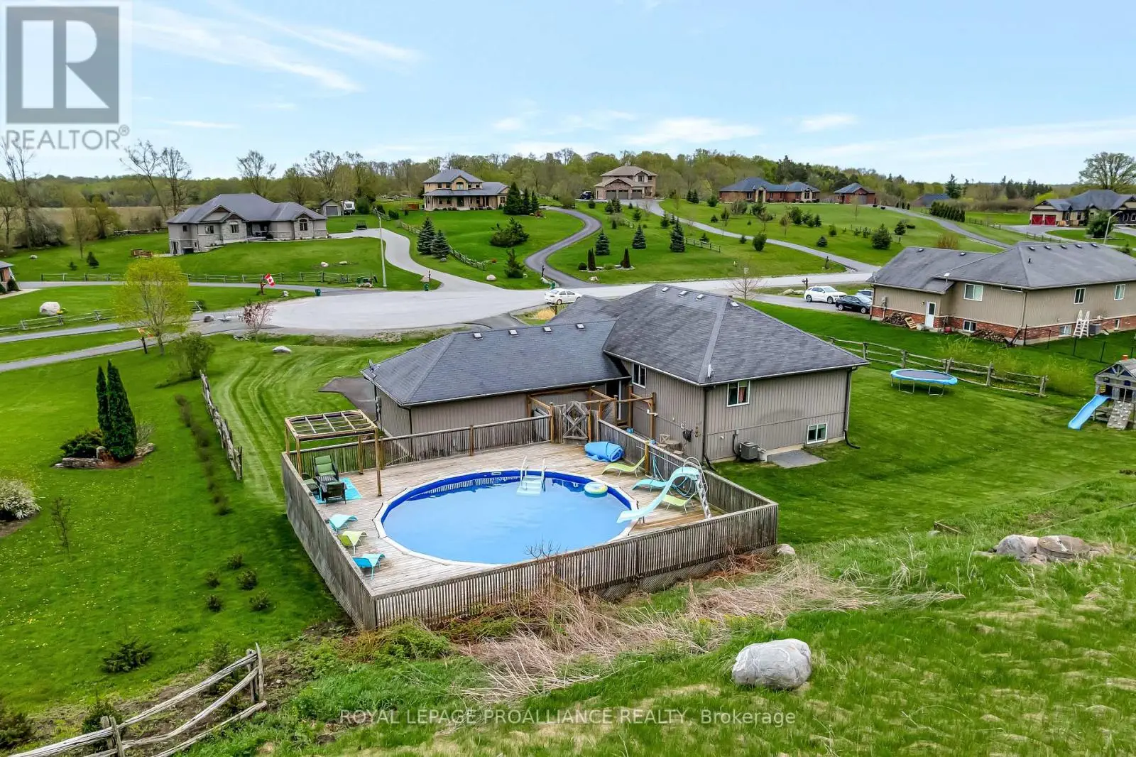 118 Gentlebreeze Drive, Belleville, Ontario  K0K 2V0 - Photo 3 - X12145261