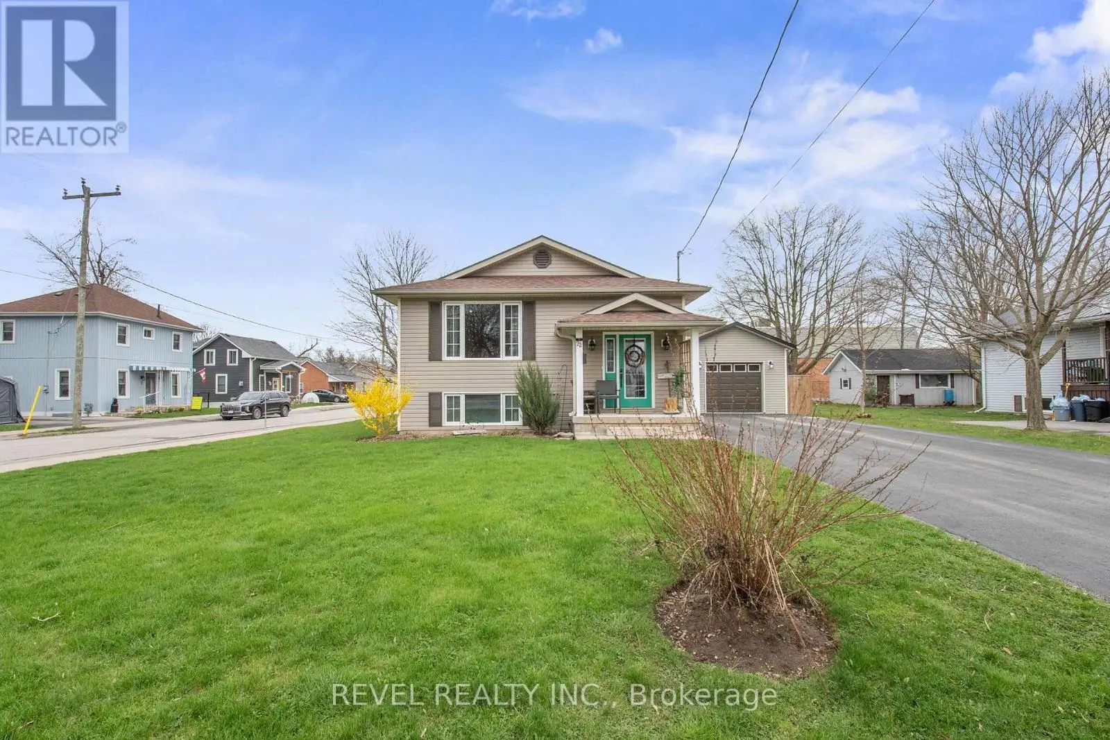 22 St. Paul Street, Kawartha Lakes, Ontario  K9V 1S4 - Photo 1 - X12145437